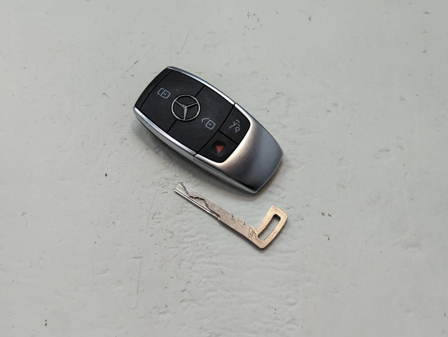 Mercedes-Benz Keyless Entry Remote Fob NBGDM3 A1779056106Q02 4 buttons - Oemusedautoparts1.com