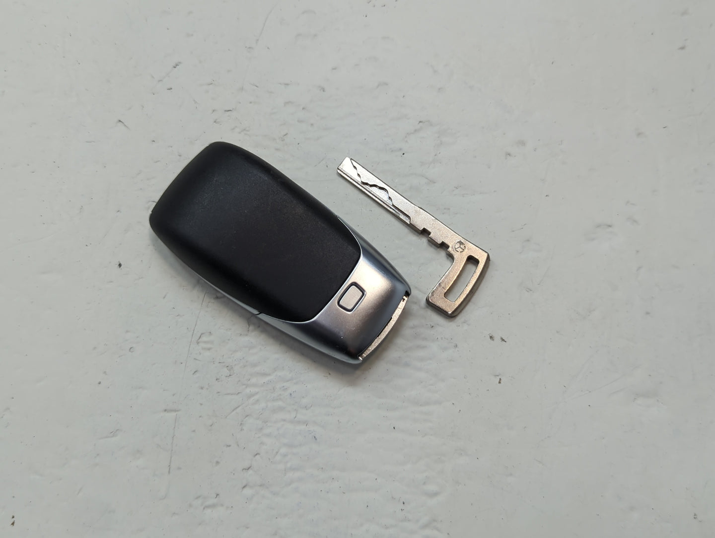 Mercedes-Benz Keyless Entry Remote Fob NBGDM3 A1779056106Q02 4 buttons - Oemusedautoparts1.com