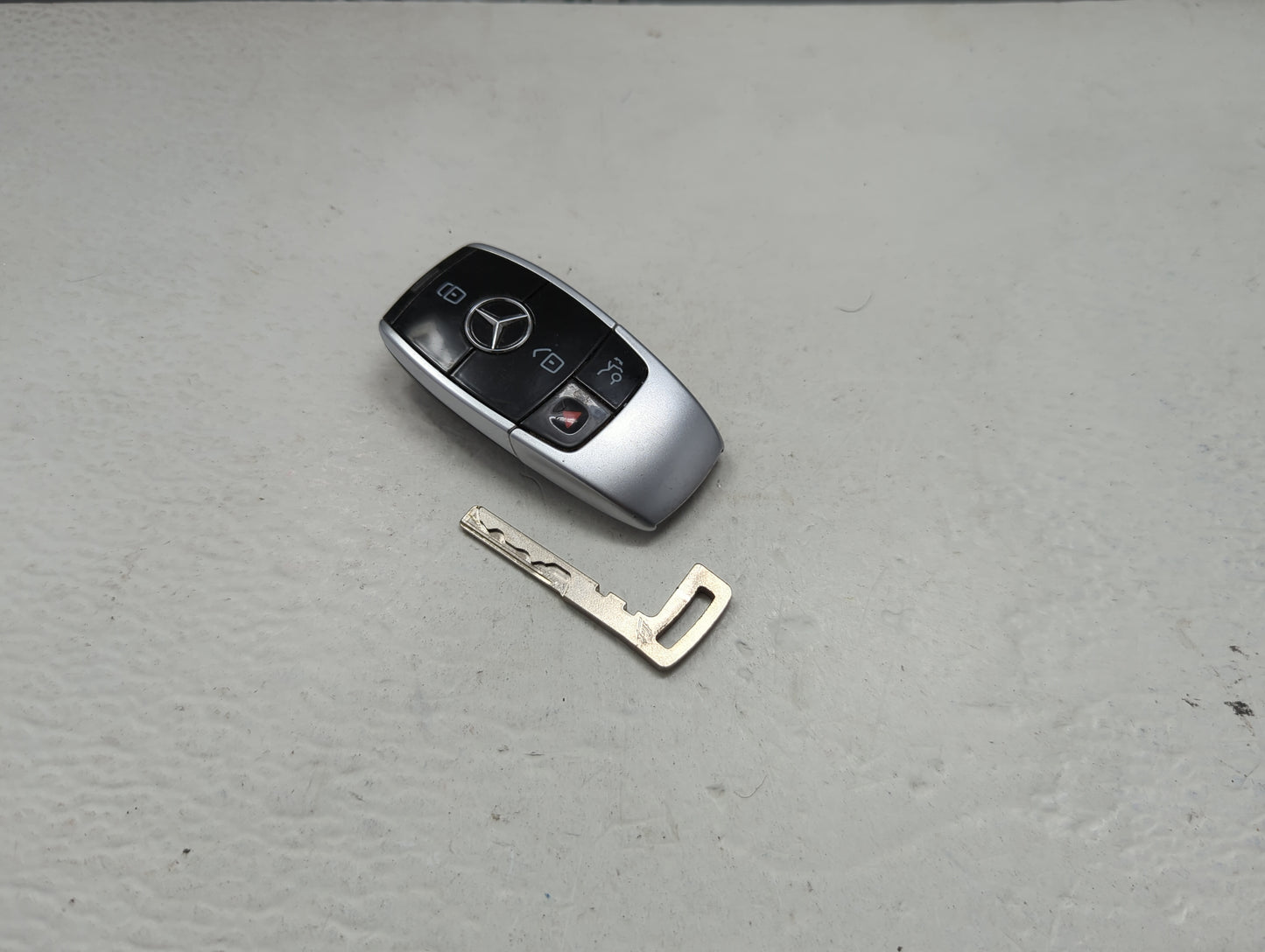 Mercedes-Benz Keyless Entry Remote Fob IYZ-MS2 A2229056409 | A 222 905 64 09 - Oemusedautoparts1.com