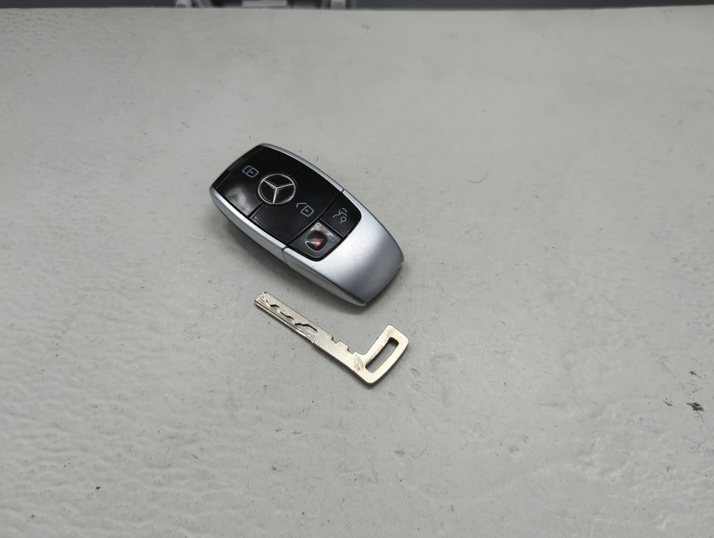 Mercedes-Benz Keyless Entry Remote Fob IYZ-MS2 A2229056409 | A 222 905 64 09 - Oemusedautoparts1.com