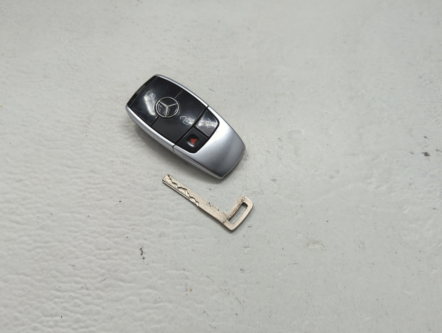 Mercedes-Benz Keyless Entry Remote Fob IYZ-MS1 213 905 76 06 | 2139057606 - Oemusedautoparts1.com