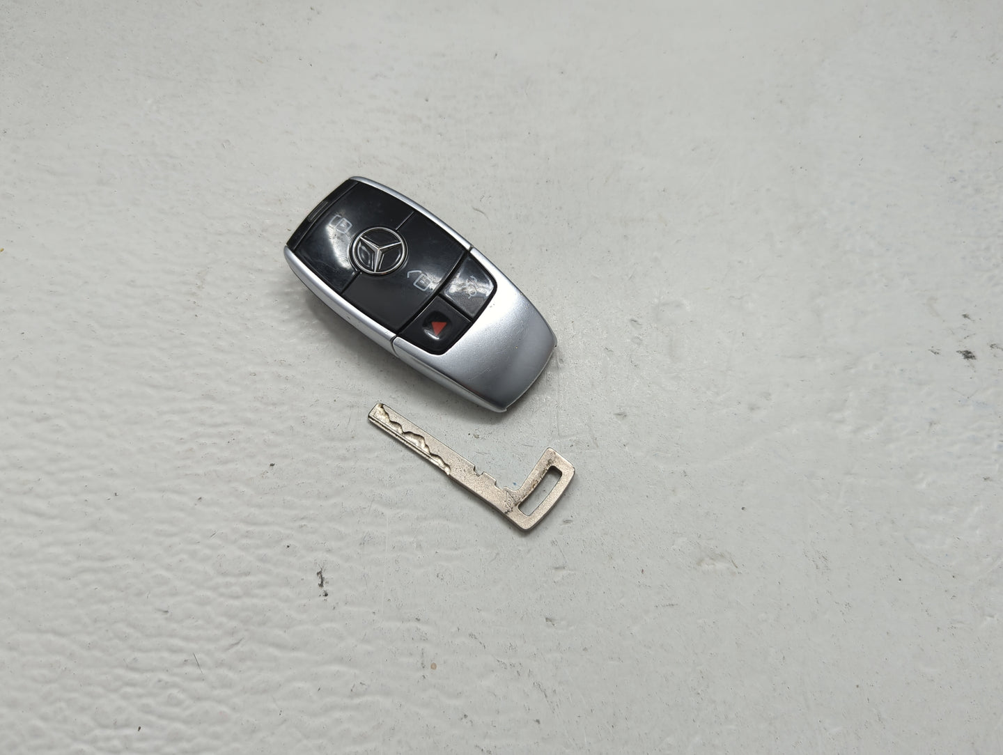 Mercedes-Benz Keyless Entry Remote Fob IYZ-MS1 213 905 76 06 | 2139057606 - Oemusedautoparts1.com