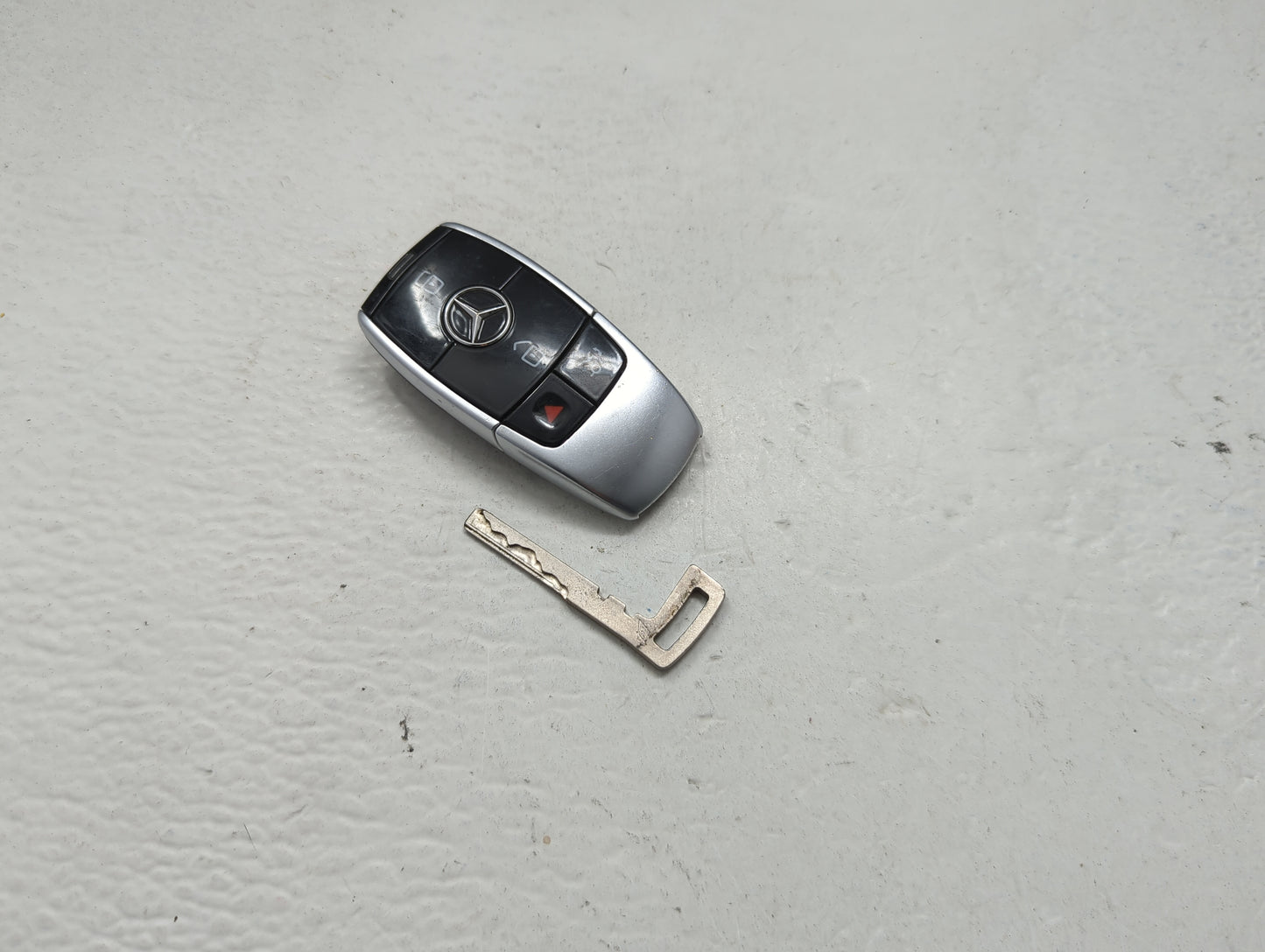 Mercedes-Benz Keyless Entry Remote Fob IYZ-MS1 213 905 76 06 | 2139057606 - Oemusedautoparts1.com