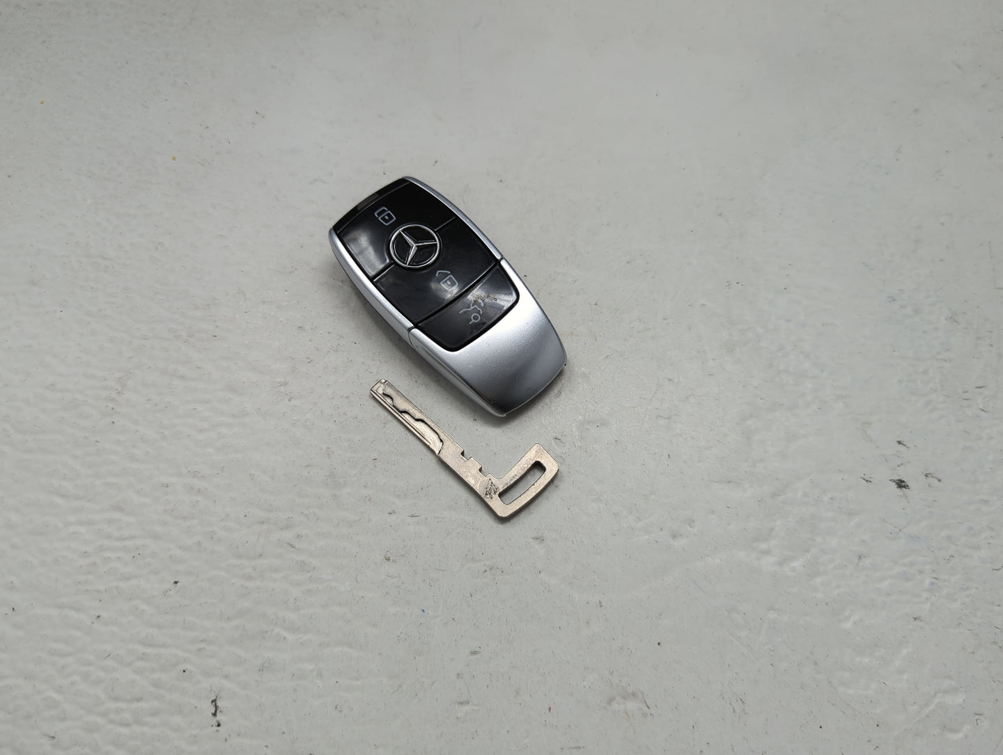 Mercedes-Benz Keyless Entry Remote Fob IYZ-MS2A 2229050911 3 buttons - Oemusedautoparts1.com