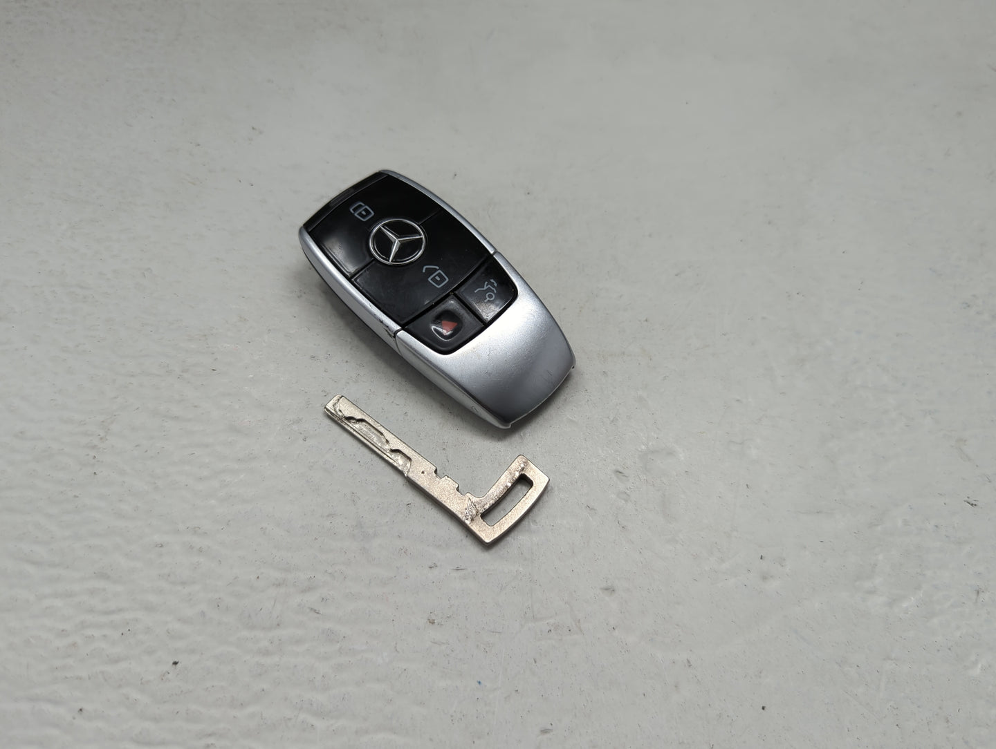 Mercedes-Benz Keyless Entry Remote Fob IYZ-MS1 A2139059106 4 buttons - Oemusedautoparts1.com