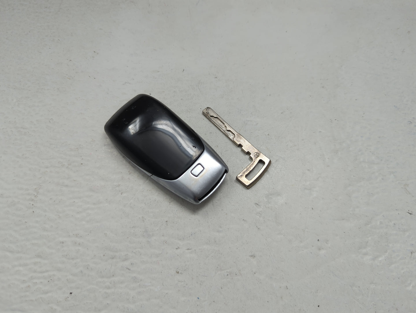 Mercedes-Benz Keyless Entry Remote Fob IYZ-MS1 A2139059106 4 buttons - Oemusedautoparts1.com