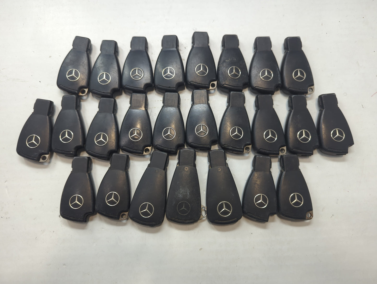 Lot of 25 Mercedes-Benz Keyless Entry Remote Fob MIXED FCC IDS MIXED - Oemusedautoparts1.com