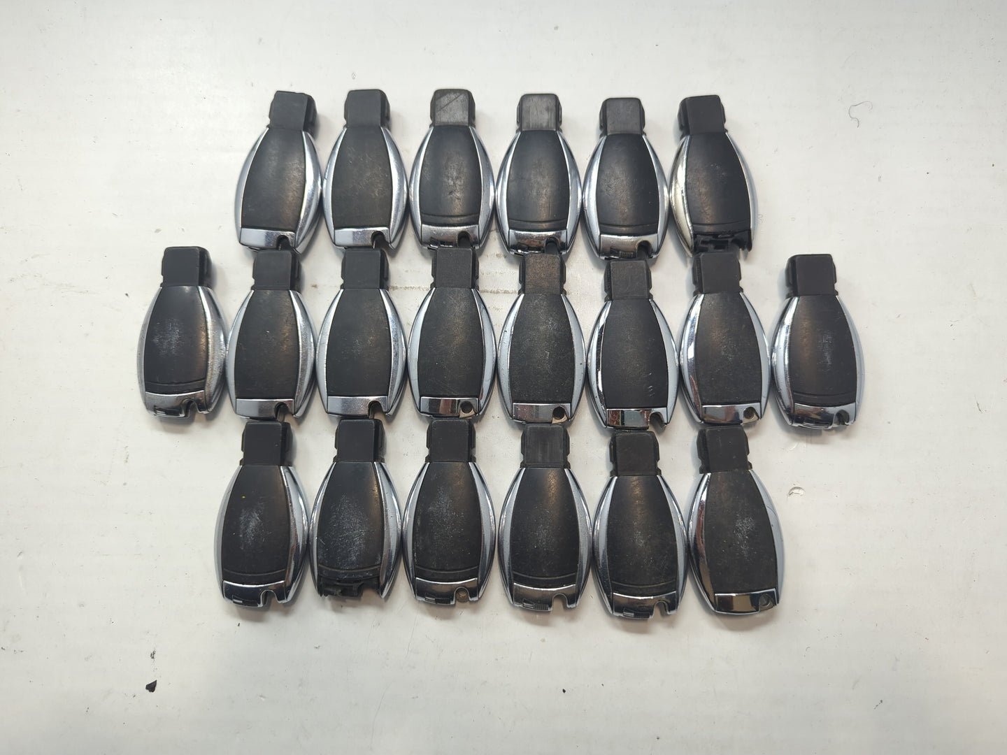 Lot of 25 Mercedes-Benz Keyless Entry Remote Fob MIXED FCC IDS MIXED - Oemusedautoparts1.com