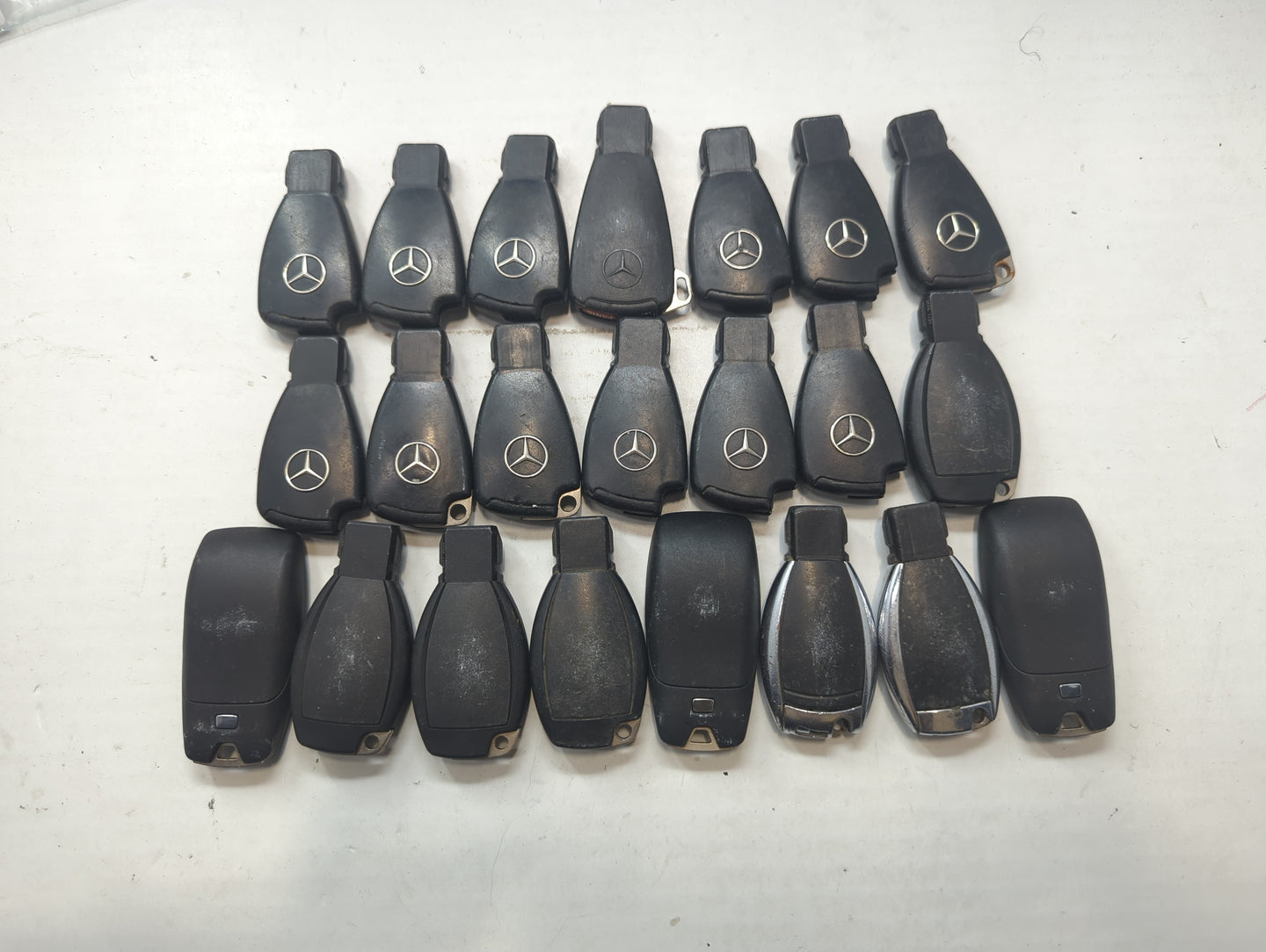 Lot of 25 Mercedes-Benz Keyless Entry Remote Fob MIXED FCC IDS MIXED - Oemusedautoparts1.com