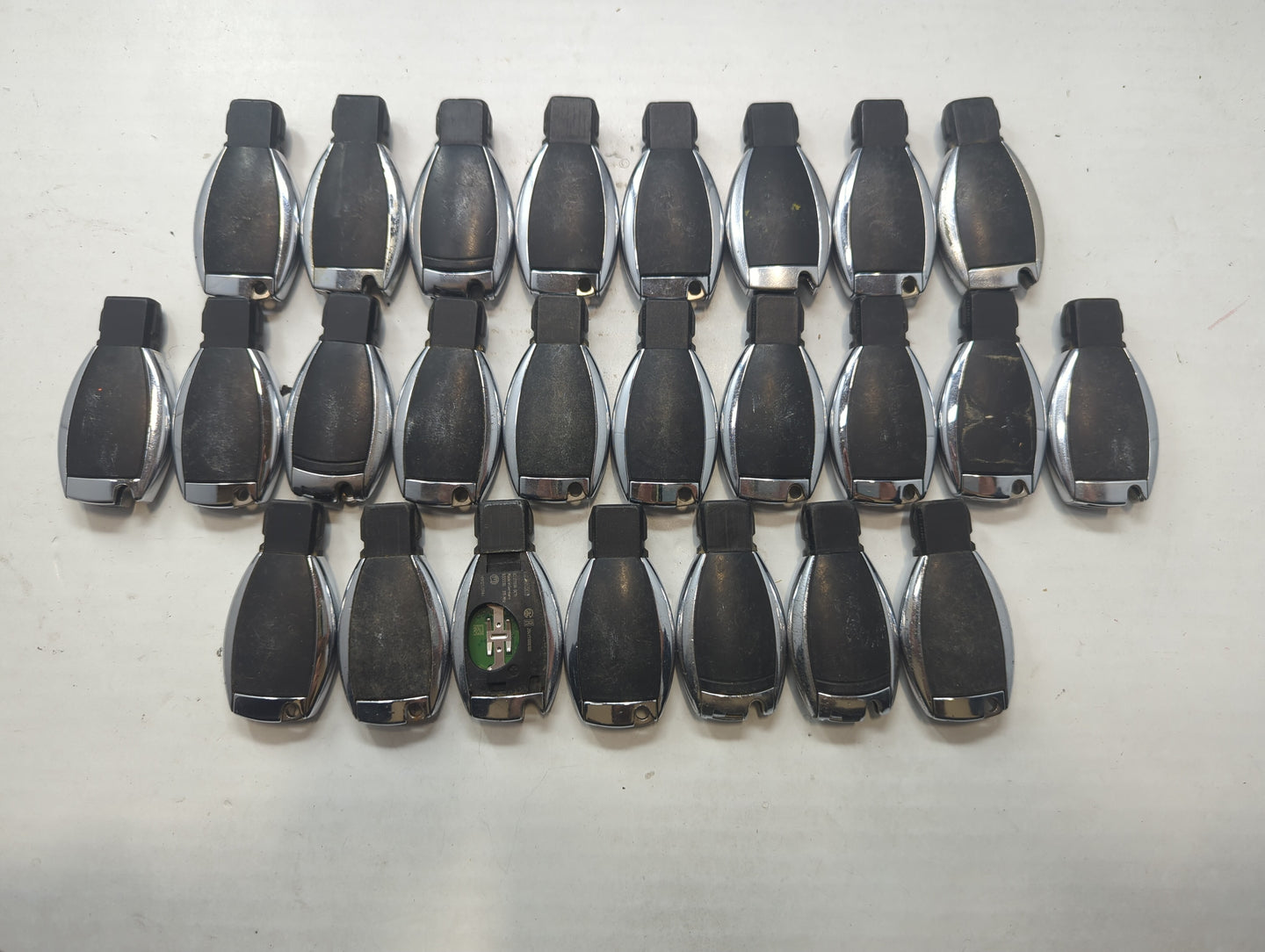 Lot of 25 Mercedes-Benz Keyless Entry Remote Fob MIXED FCC IDS MIXED - Oemusedautoparts1.com