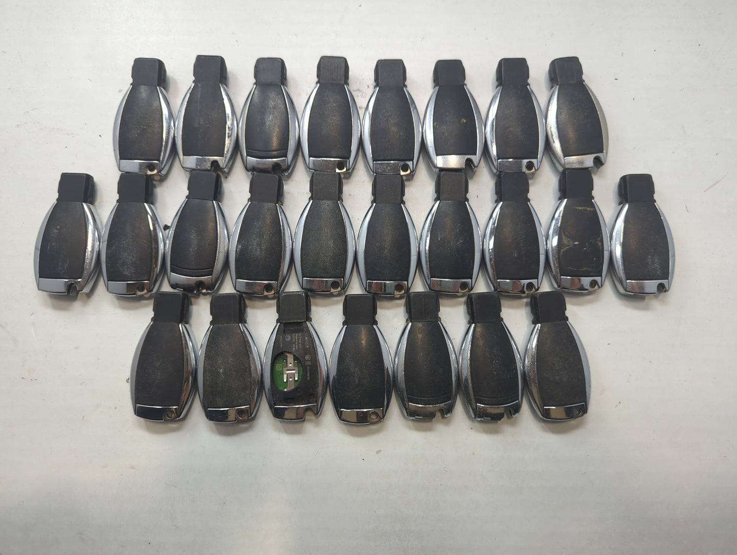 Lot of 25 Mercedes-Benz Keyless Entry Remote Fob MIXED FCC IDS MIXED - Oemusedautoparts1.com