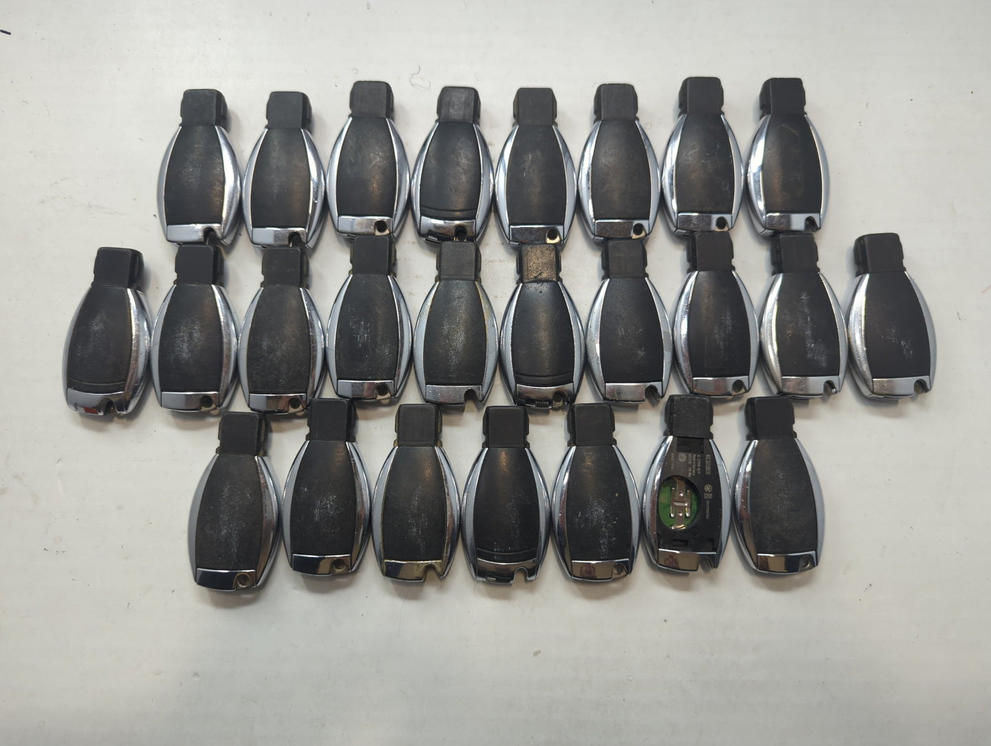 Lot of 25 Mercedes-Benz Keyless Entry Remote Fob MIXED FCC IDS MIXED - Oemusedautoparts1.com