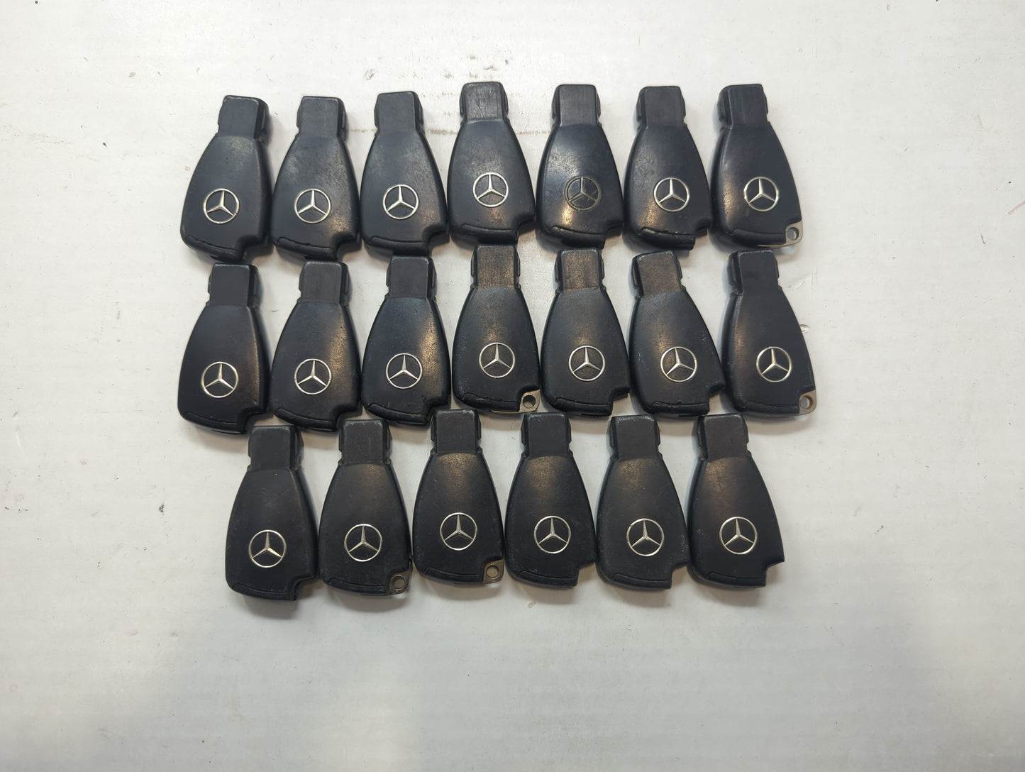 Lot of 20 Mercedes-Benz Keyless Entry Remote Fob MIXED FCC IDS MIXED - Oemusedautoparts1.com