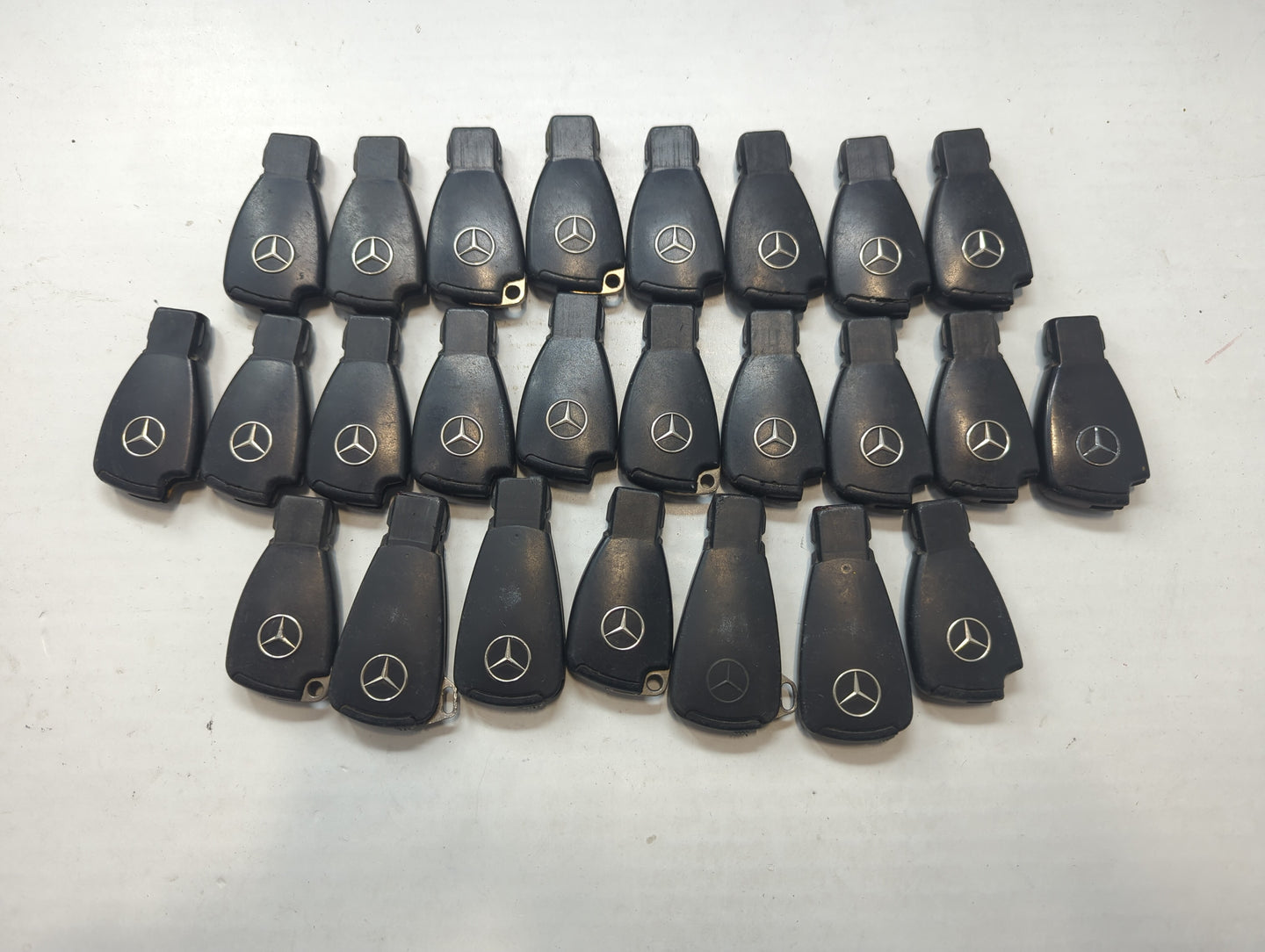 Lot of 25 Mercedes-Benz Keyless Entry Remote Fob MIXED FCC IDS MIXED - Oemusedautoparts1.com