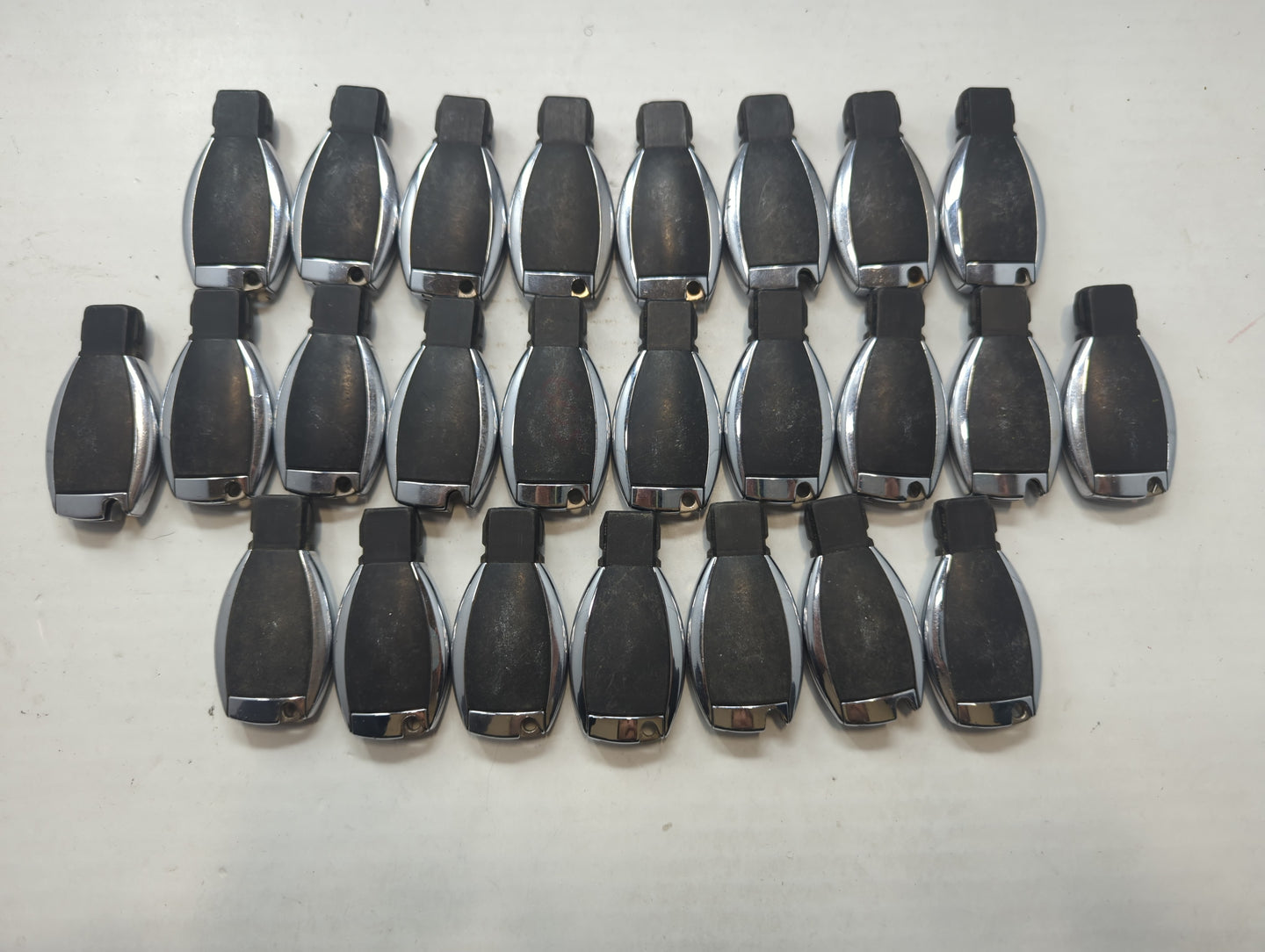Lot of 25 Mercedes-Benz Keyless Entry Remote Fob MIXED FCC IDS MIXED - Oemusedautoparts1.com