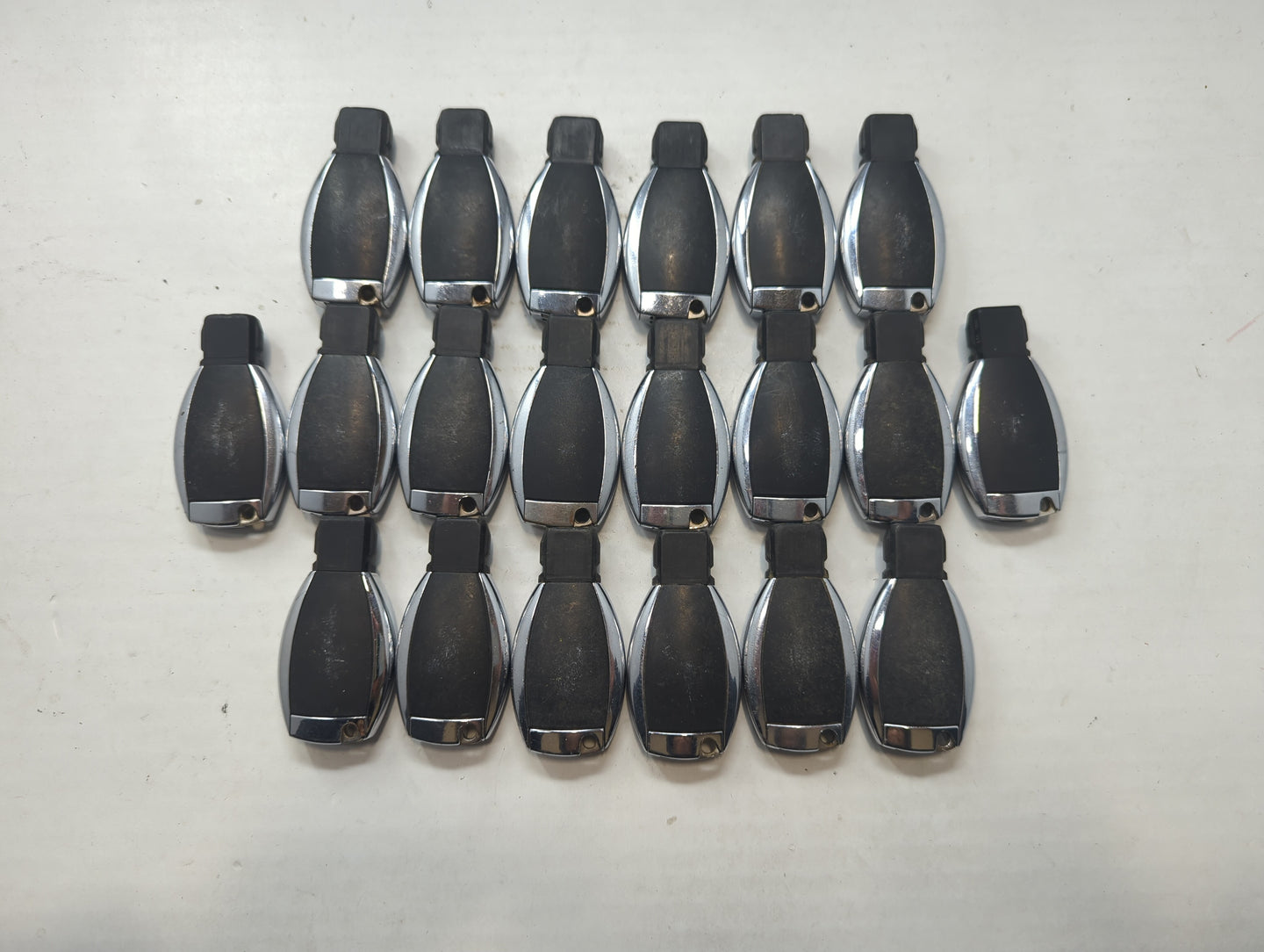 Lot of 20 Mercedes-Benz Keyless Entry Remote Fob MIXED FCC IDS MIXED - Oemusedautoparts1.com