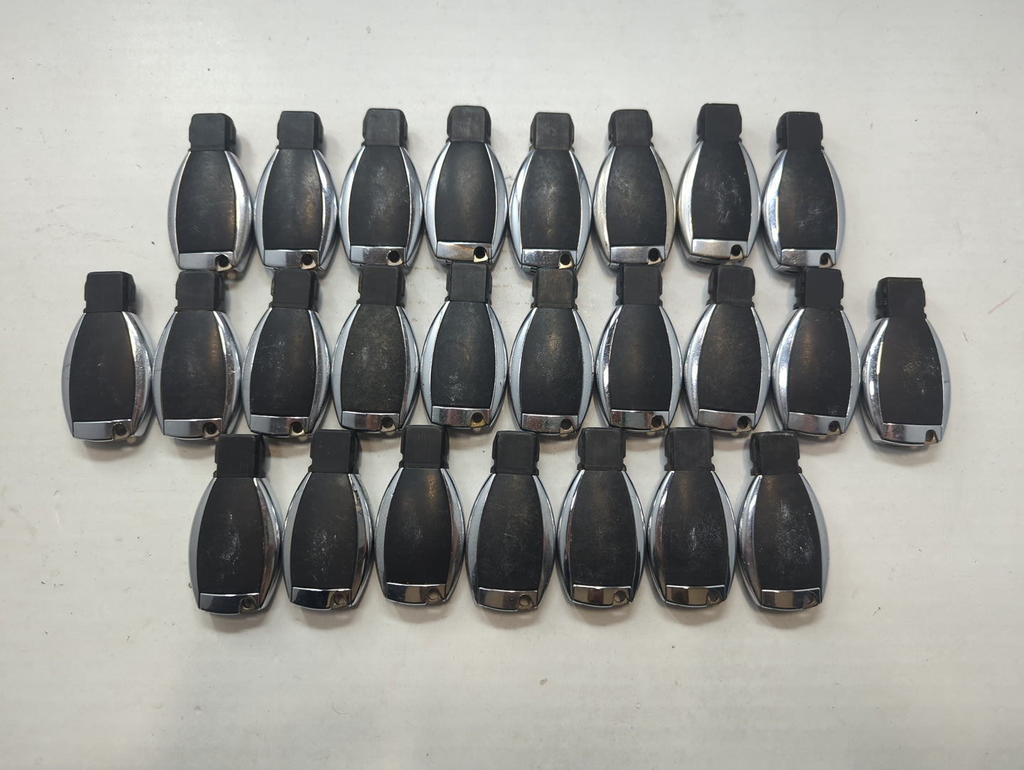 Lot of 25 Mercedes-Benz Keyless Entry Remote Fob MIXED FCC IDS MIXED - Oemusedautoparts1.com