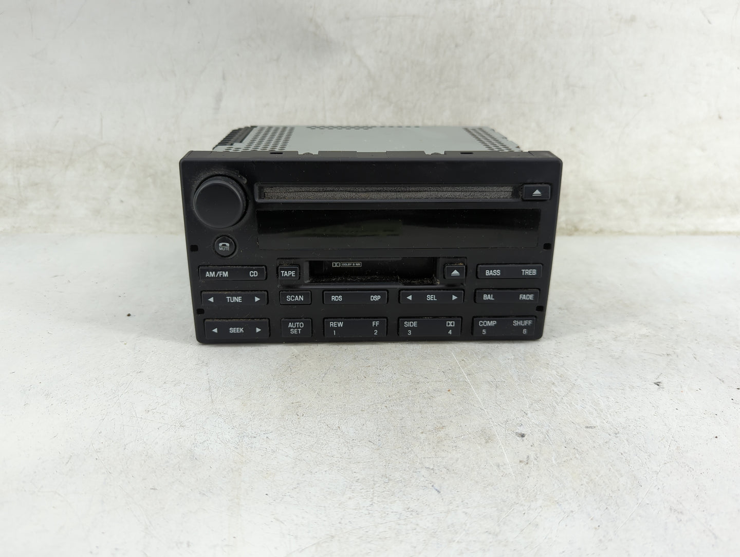 1998-2005 Mercury Grand Marquis Radio AM FM Cd Player Receiver Replacement Fits OEM Used Auto Parts - Oemusedautoparts1.com