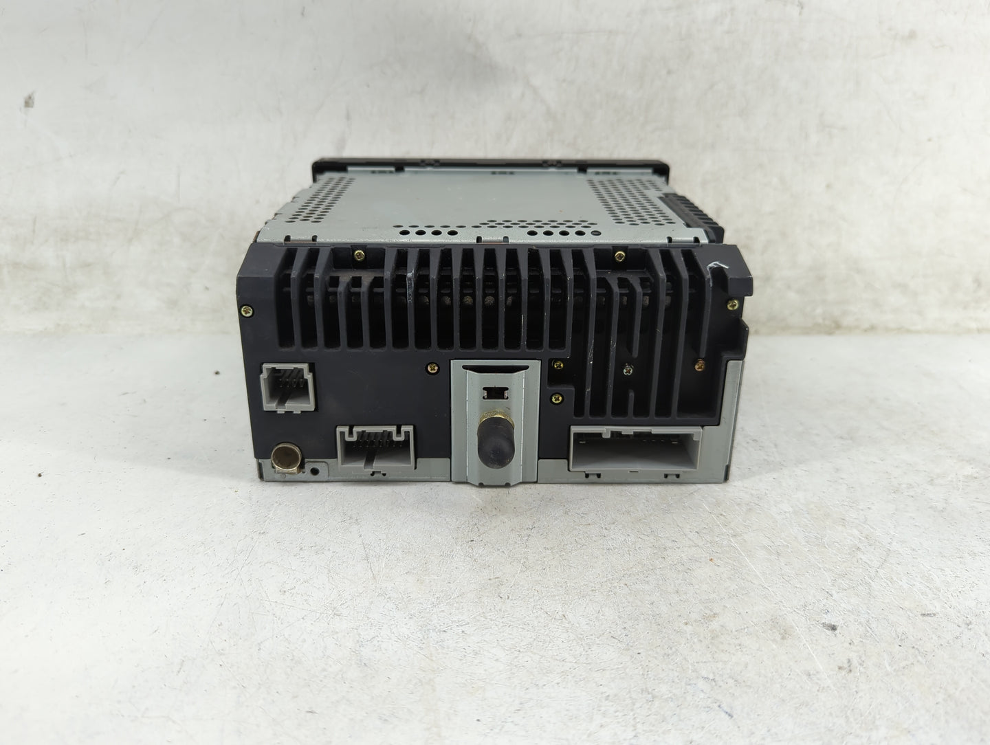1998-2005 Mercury Grand Marquis Radio AM FM Cd Player Receiver Replacement Fits OEM Used Auto Parts - Oemusedautoparts1.com