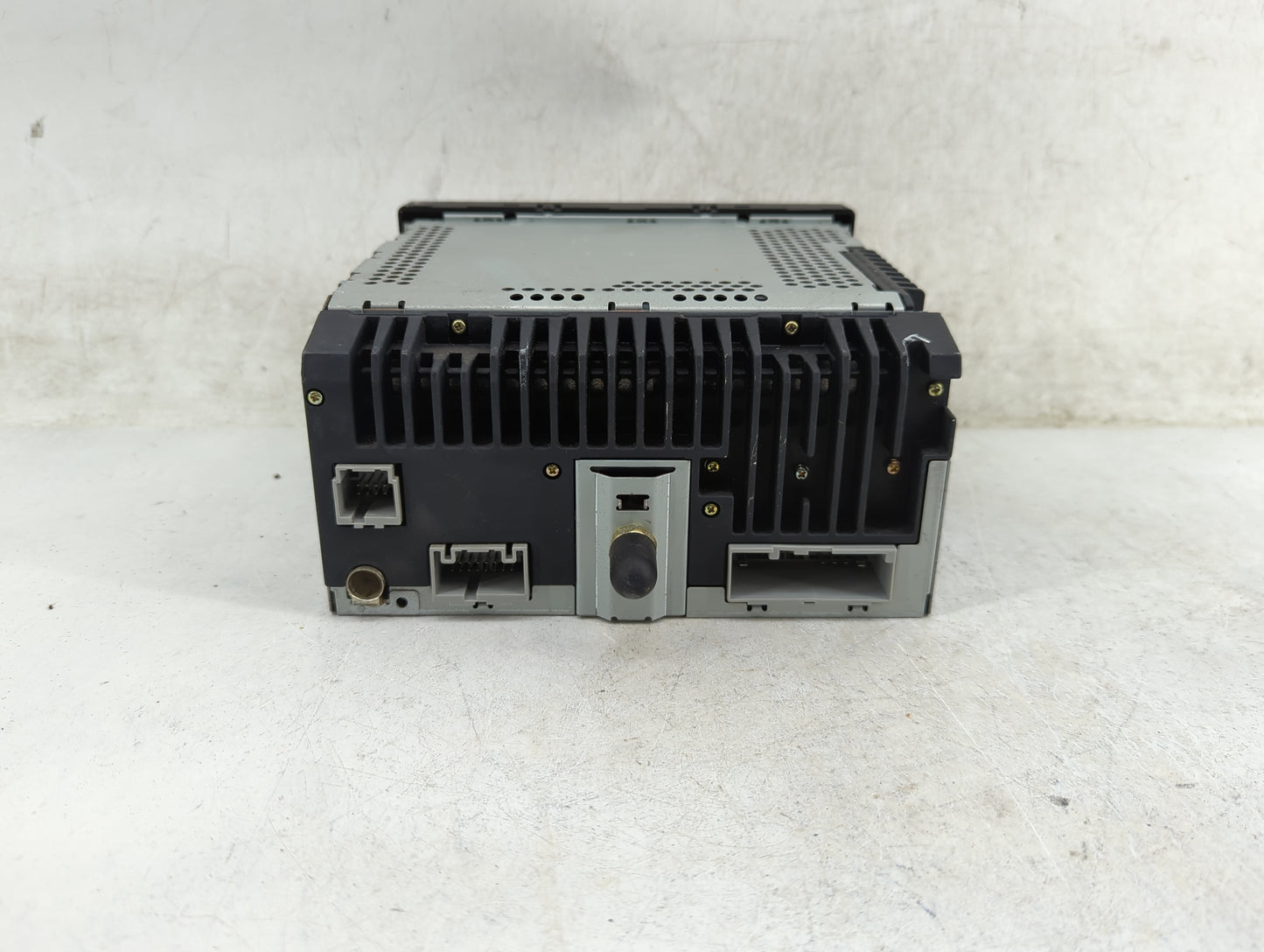 1998-2005 Mercury Grand Marquis Radio AM FM Cd Player Receiver Replacement Fits OEM Used Auto Parts - Oemusedautoparts1.com