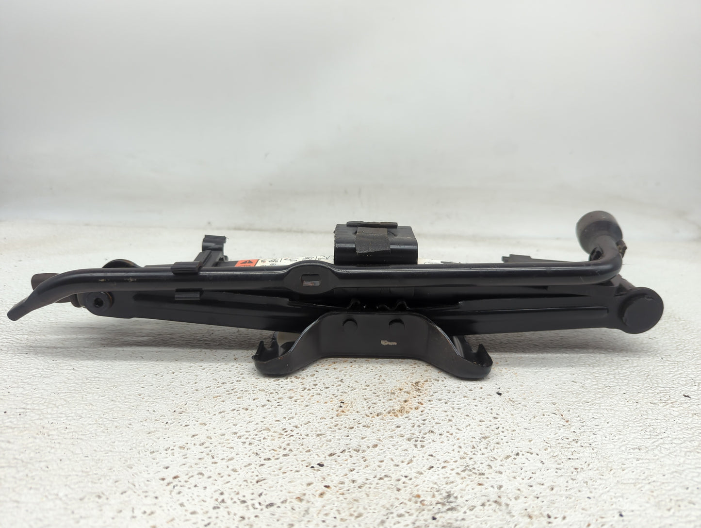 2008 Mercury Mariner Spare Scissor Car Jack - Oemusedautoparts1.com