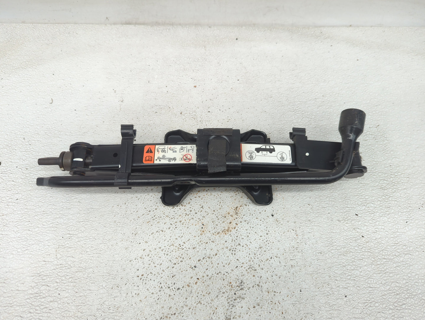 2008 Mercury Mariner Spare Scissor Car Jack 1086082 - Oemusedautoparts1.com