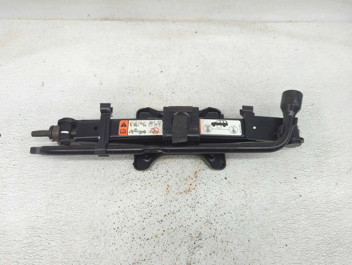 2008 Mercury Mariner Spare Scissor Car Jack 1086082 - Oemusedautoparts1.com