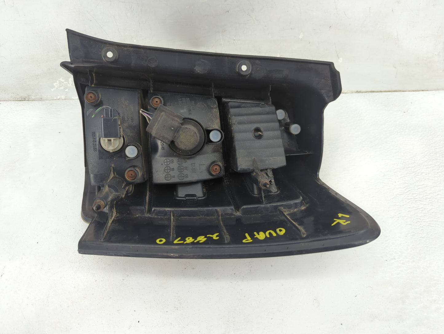 2008-2011 Mercury Mariner Tail Light Assembly Driver Left OEM Fits Fits 2008 2009 2010 2011 OEM Used Auto Parts - Oemusedaut