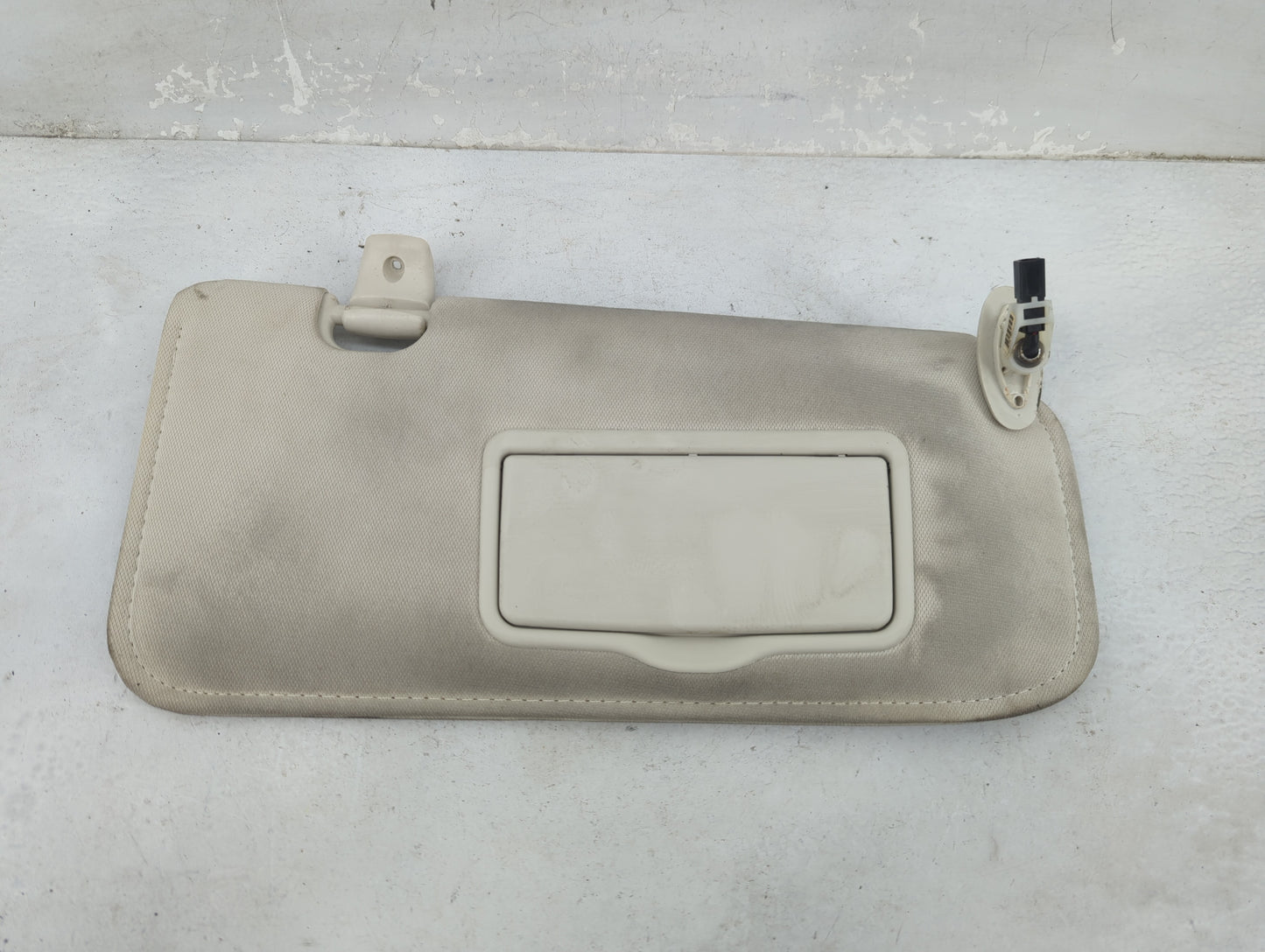 2008 Mercury Mariner Sun Visor Shade Replacement Passenger Right Mirror Fits OEM Used Auto Parts - Oemusedautoparts1.com