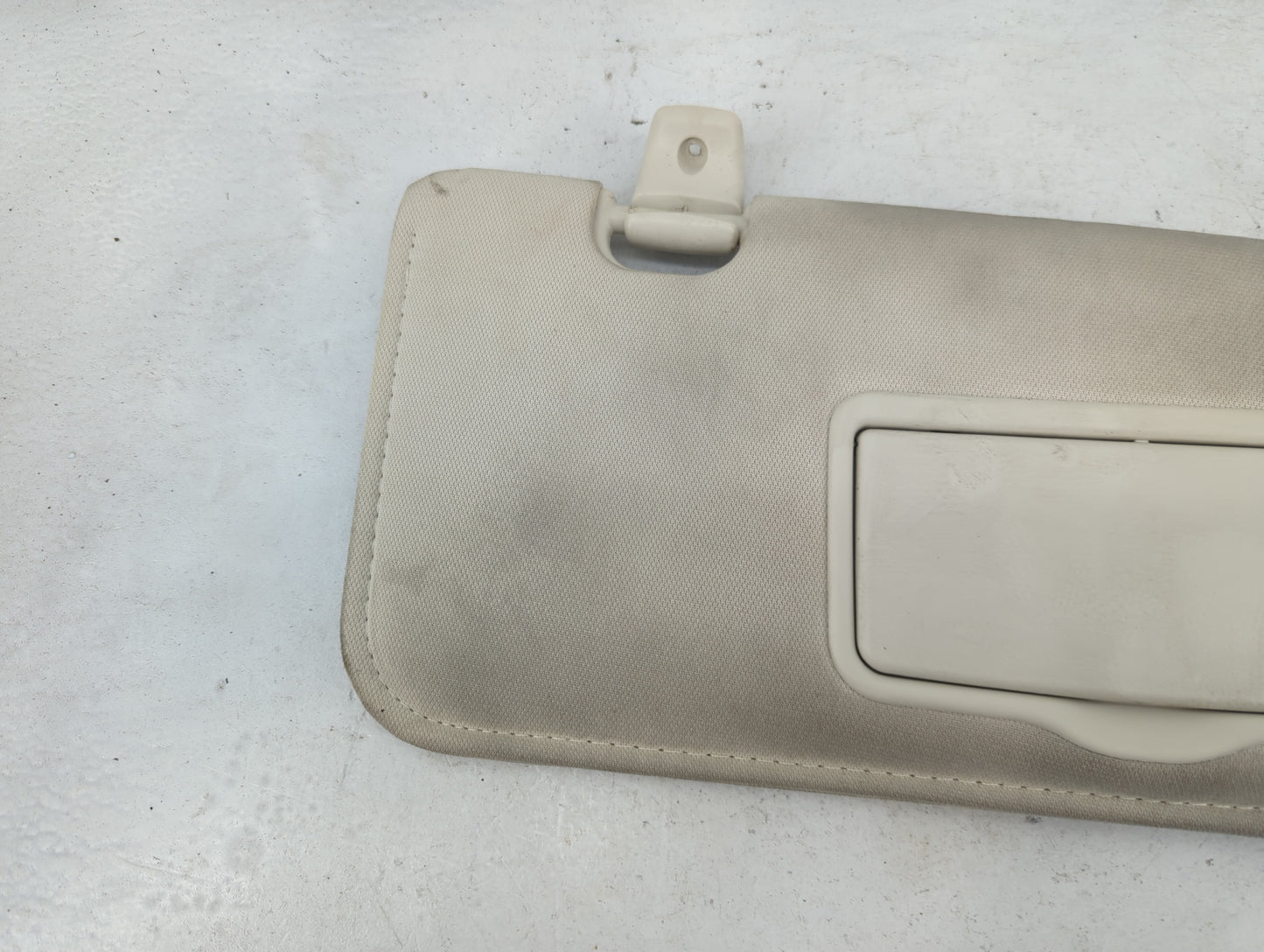 2008 Mercury Mariner Sun Visor Shade Replacement Passenger Right Mirror Fits OEM Used Auto Parts - Oemusedautoparts1.com