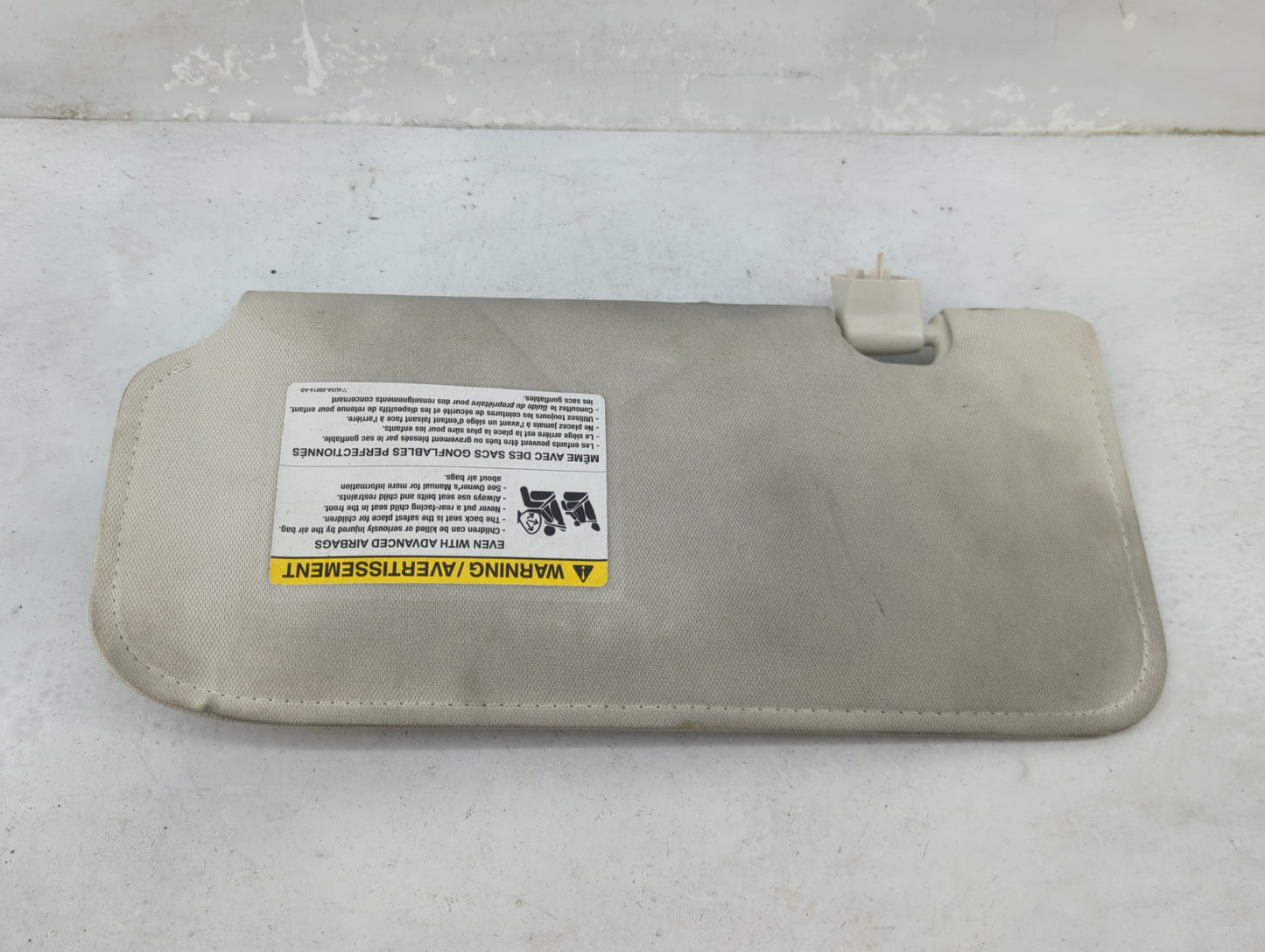 2008 Mercury Mariner Sun Visor Shade Replacement Passenger Right Mirror Fits OEM Used Auto Parts - Oemusedautoparts1.com