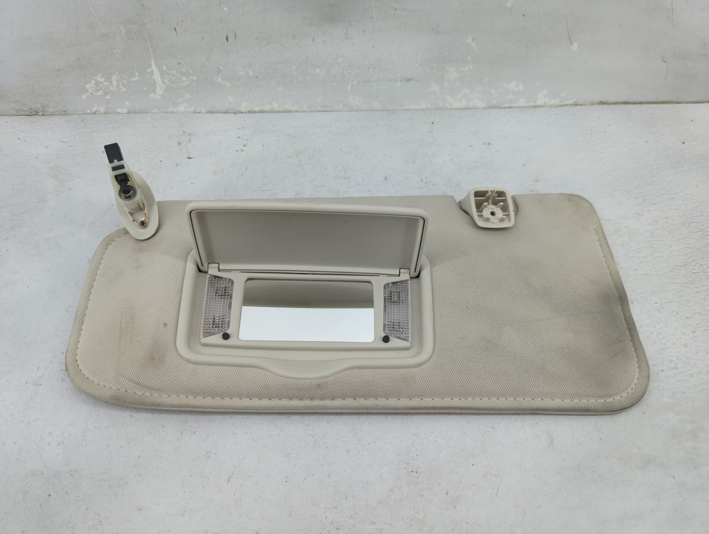 2008 Mercury Mariner Sun Visor Shade Replacement Driver Left Mirror Fits OEM Used Auto Parts - Oemusedautoparts1.com