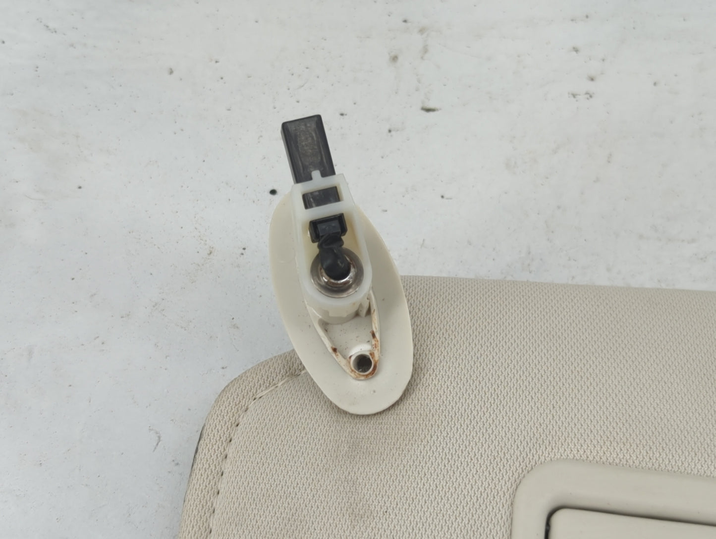 2008 Mercury Mariner Sun Visor Shade Replacement Driver Left Mirror Fits OEM Used Auto Parts - Oemusedautoparts1.com