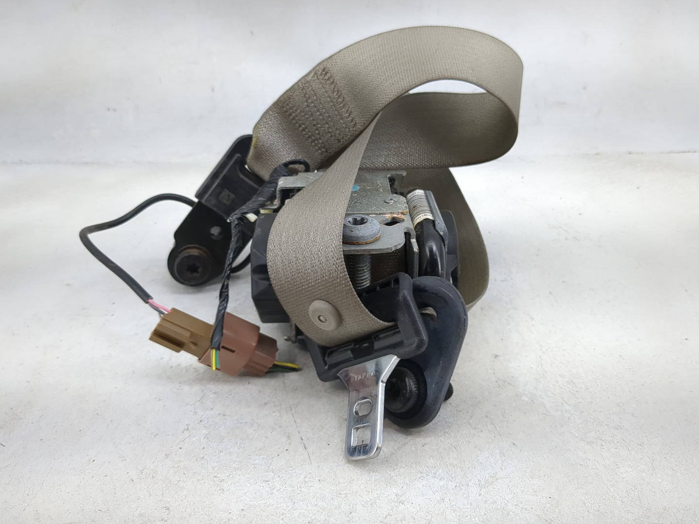 2008-2011 Mercury Mariner Passenger Front Seatbelt Retractor 1089554 - Oemusedautoparts1.com