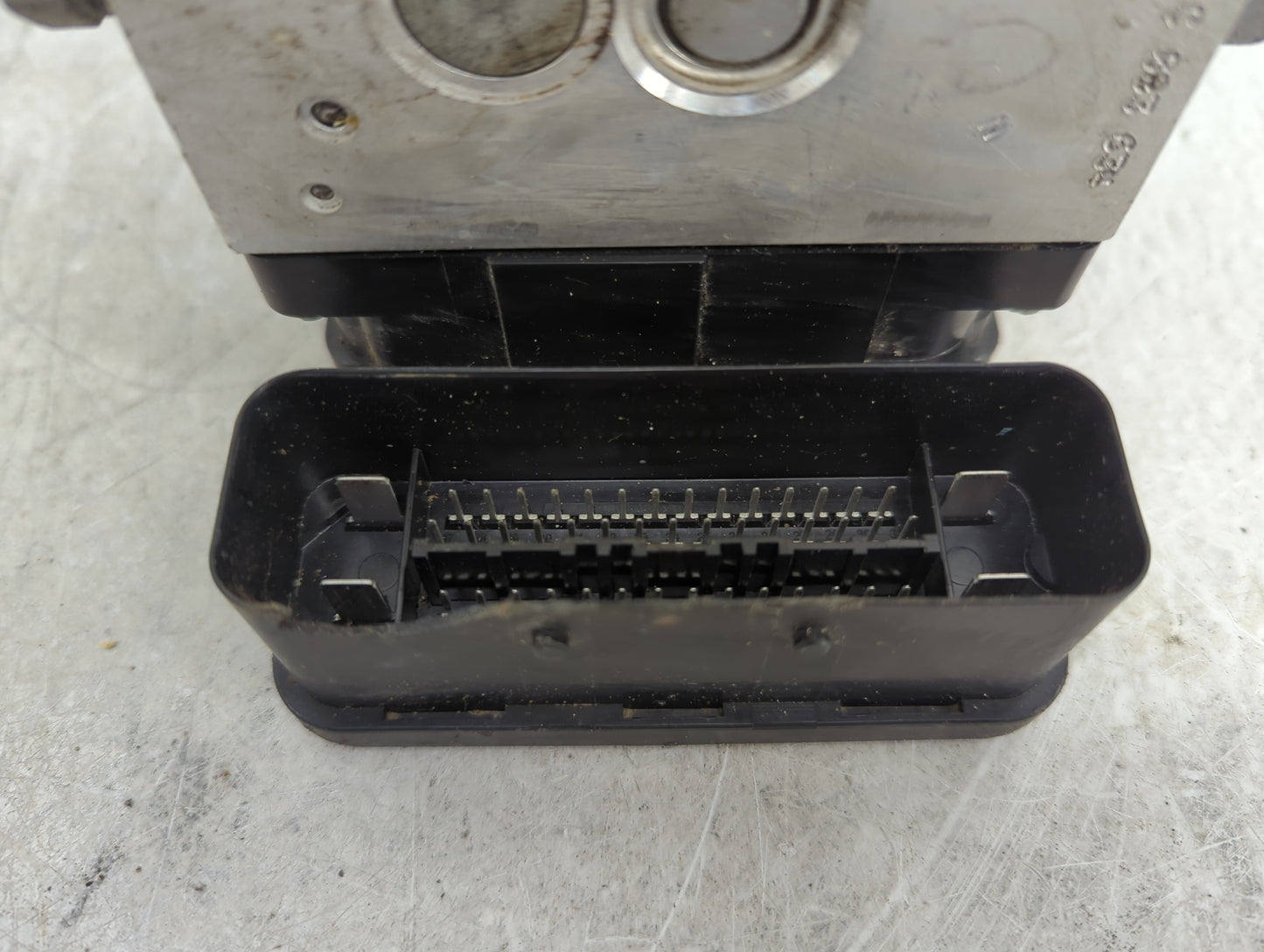 2010-2011 Mercury Mariner ABS Pump Control Module Replacement Fits Fits 2010 2011 2012 OEM Used Auto Parts - Oemusedautopart