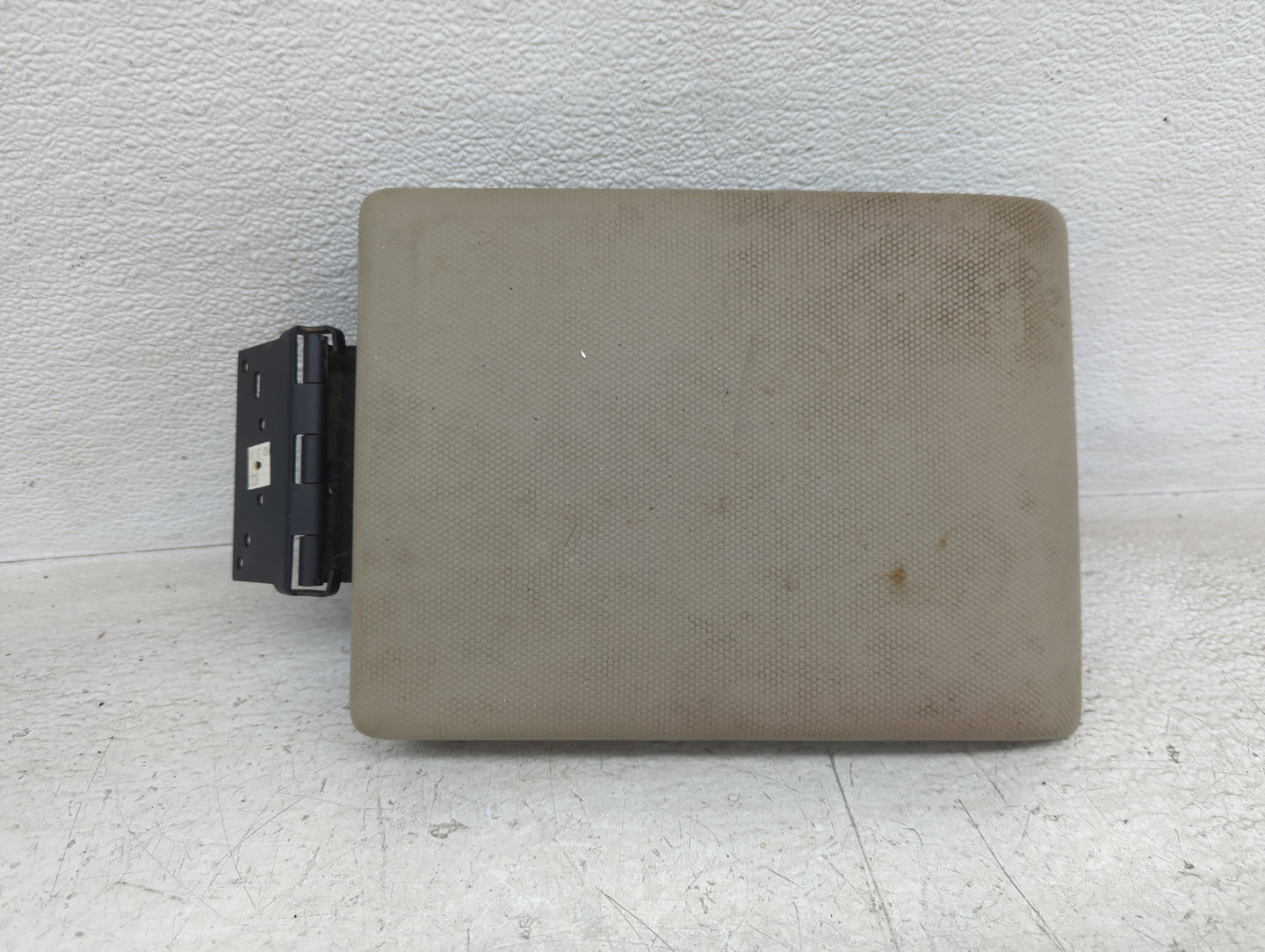 2008-2011 Mercury Mariner Center Console Armrest Cover Lid Fits Fits 2008 2009 2010 2011 OEM Used Auto Parts - Oemusedautopa