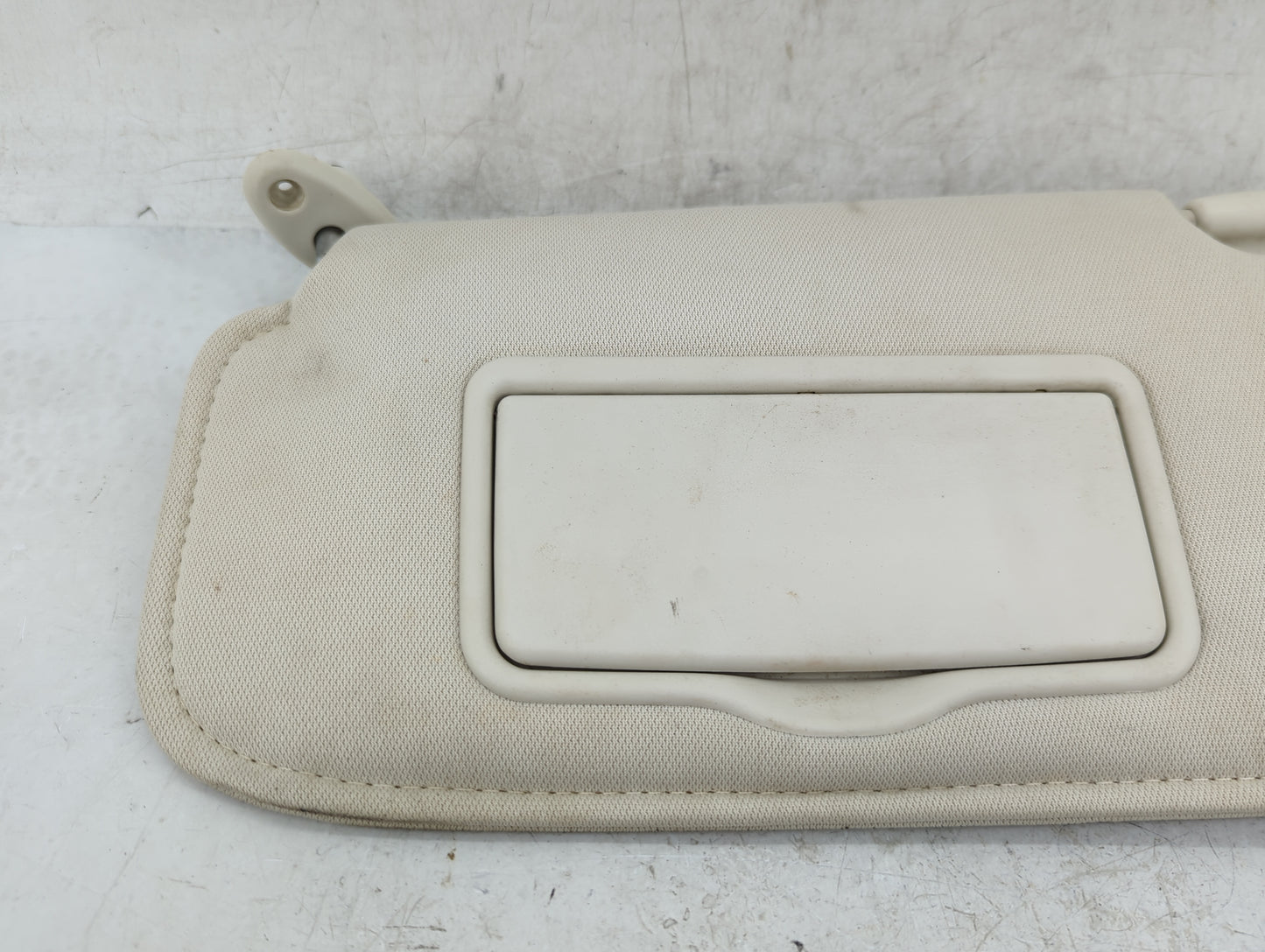 2008 Mercury Mariner Sun Visor Shade Replacement Driver Left Mirror Fits OEM Used Auto Parts - Oemusedautoparts1.com