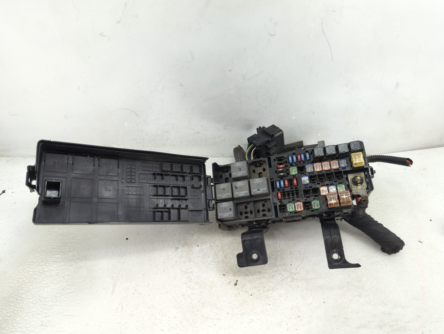 2010-2011 Mercury Milan Fusebox Fuse Box Panel Relay Module Fits Fits 2010 2011 2012 OEM Used Auto Parts - Oemusedautoparts1