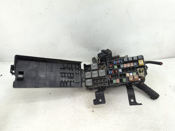 2010-2011 Mercury Milan Fusebox Fuse Box Panel Relay Module Fits Fits 2010 2011 2012 OEM Used Auto Parts - Oemusedautoparts1
