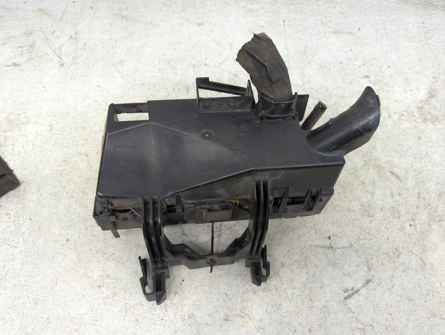 2008-2009 Mercury Sable Fusebox Fuse Box Panel Relay Module P/N:54-8799-30 8G1T-14A003-AC Fits Fits 2008 2009 OEM Used Auto 