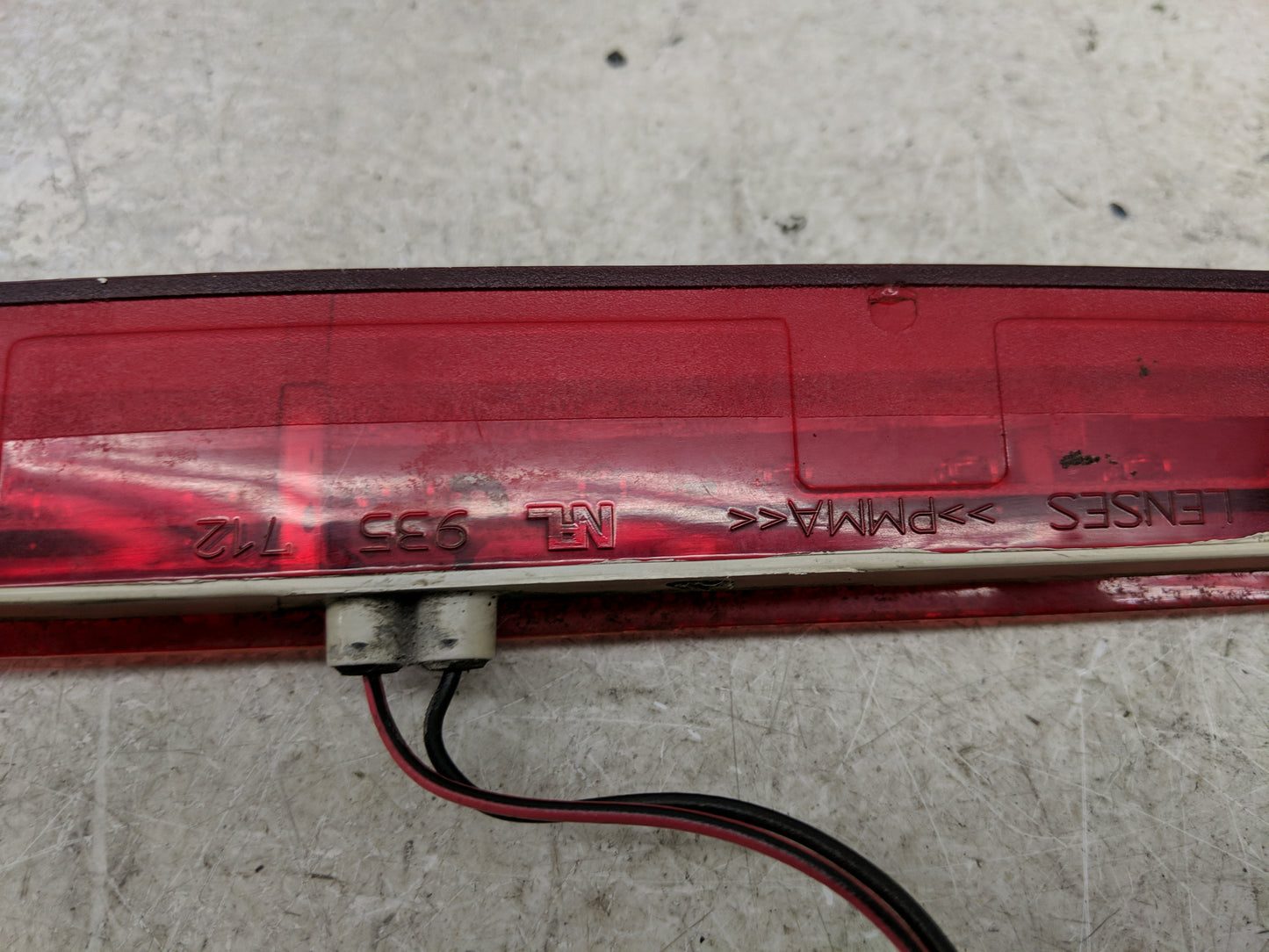 2007 Mitsubishi Outlander Driver Left Side Deck Lid Mounted Tail Light - Oemusedautoparts1.com