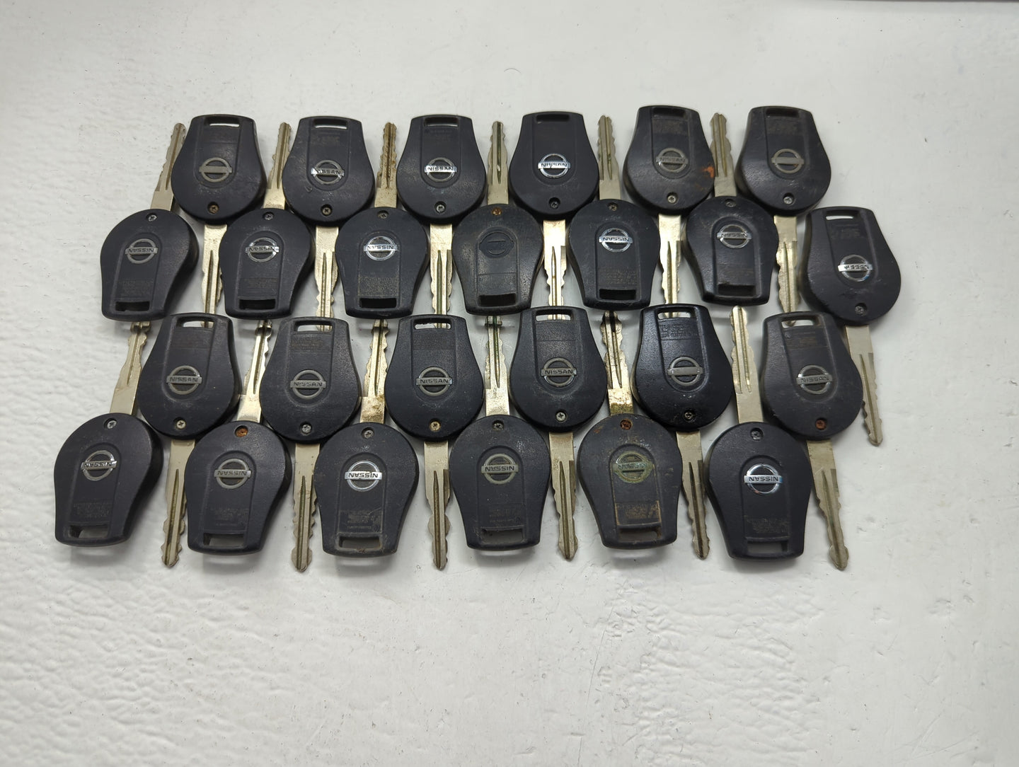 Lot of 25 Nissan Keyless Entry Remote Fob MIXED FCC IDS MIXED PART - Oemusedautoparts1.com