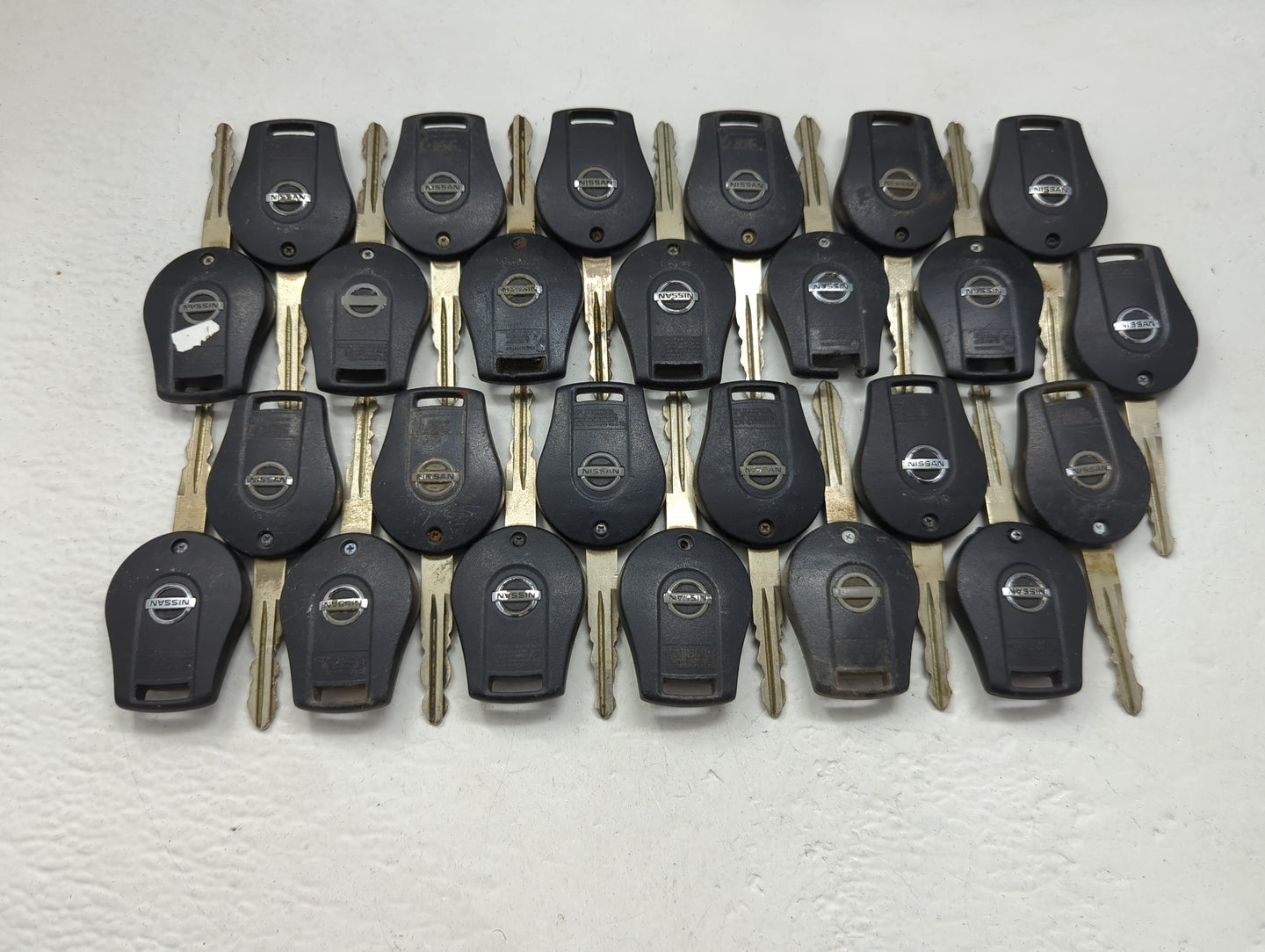 Lot of 25 Nissan Keyless Entry Remote Fob CWTWB1U751 | CWTWB1U816 - Oemusedautoparts1.com