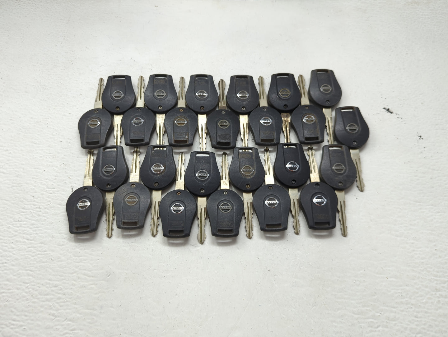 Lot of 25 Nissan Keyless Entry Remote Fob MIXED FCC IDS 1476587 - Oemusedautoparts1.com