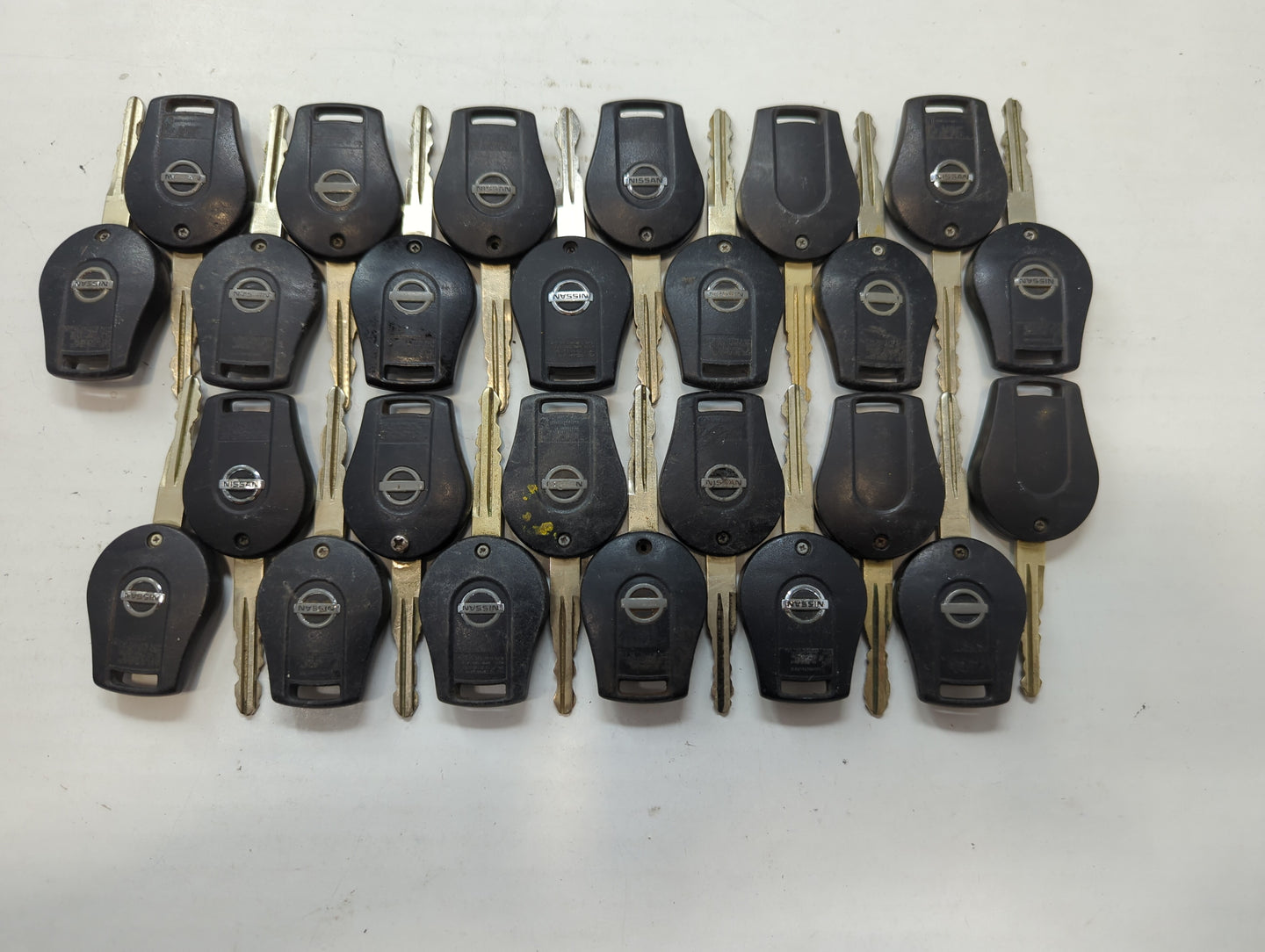 Lot of 25 Nissan Keyless Entry Remote Fob CWTWB1U751 | CWTWB1U816 - Oemusedautoparts1.com