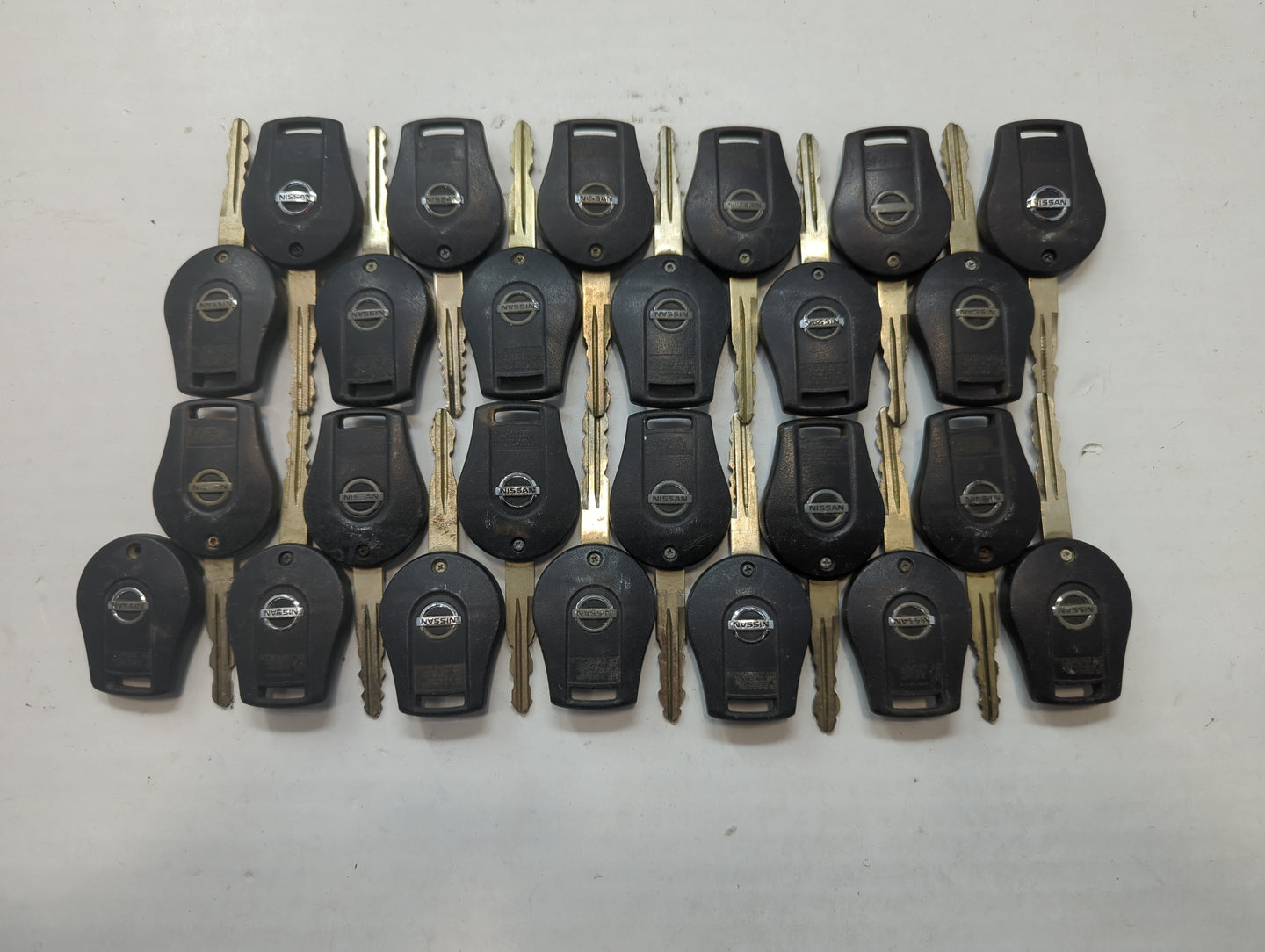 Lot of 25 Nissan Keyless Entry Remote Fob CWTWB1U751 | CWTWB1U816 - Oemusedautoparts1.com