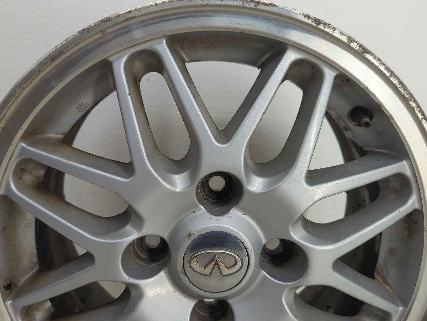 1997-1998 Nissan 240sx Oem Wheel Rim 1101170 - Oemusedautoparts1.com