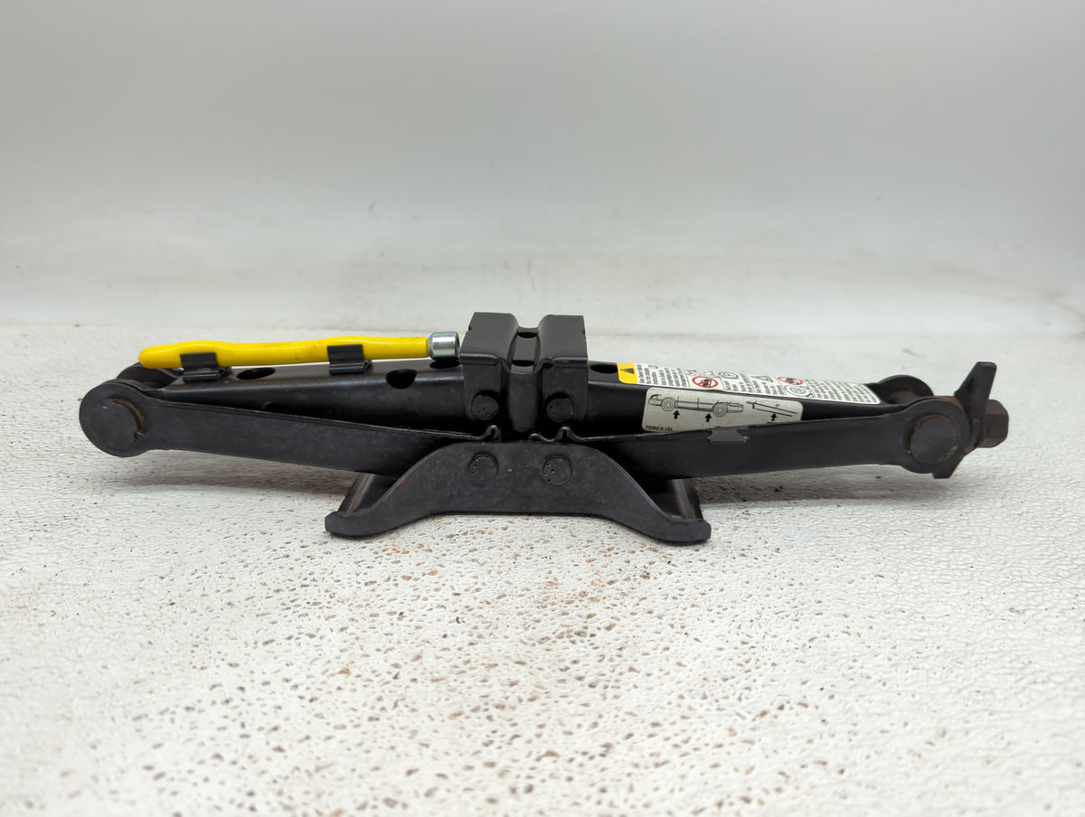 2012 Nissan Altima Spare Scissor Car Jack 1080829 - Oemusedautoparts1.com