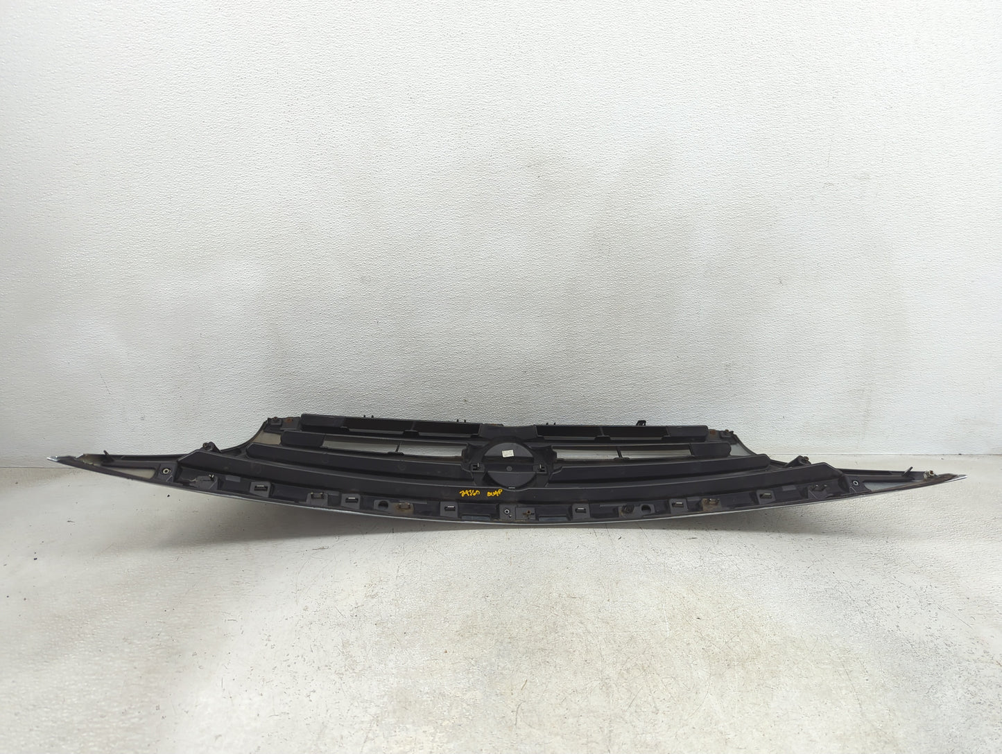 2013-2015 Nissan Altima Front Grille Bumper Not Included - Oemusedautoparts1.com