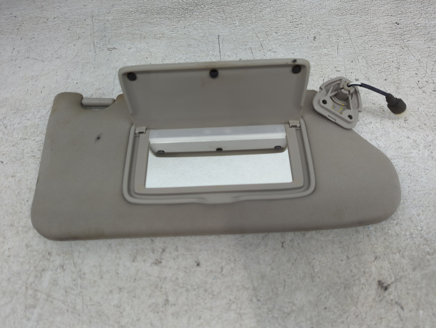 2013-2018 Nissan Altima Sun Visor Shade Replacement Passenger Right Mirror Fits Fits 2013 2014 2015 2016 2017 2018 OEM Used 